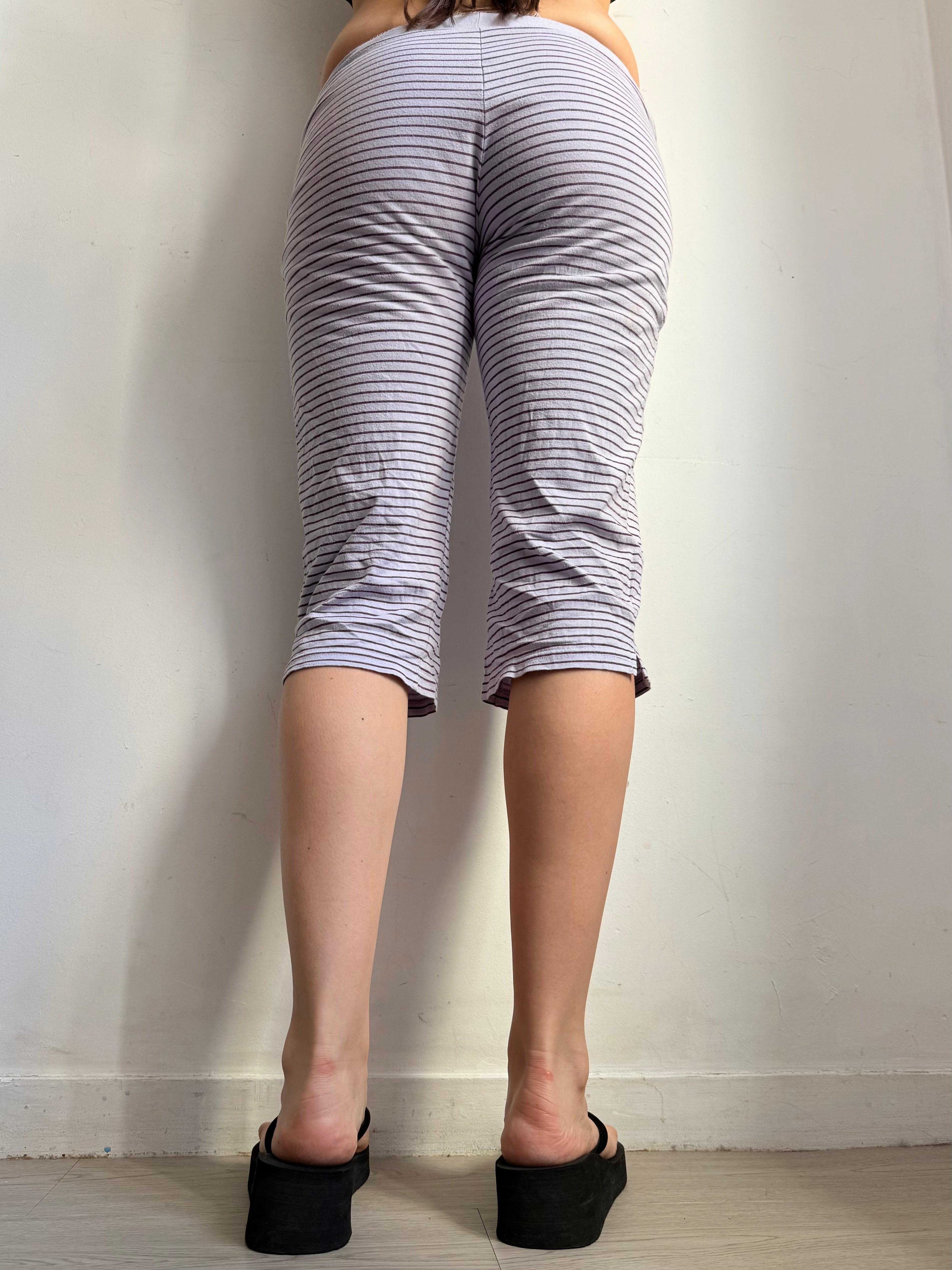 Lilac striped cotton capri pants (M)