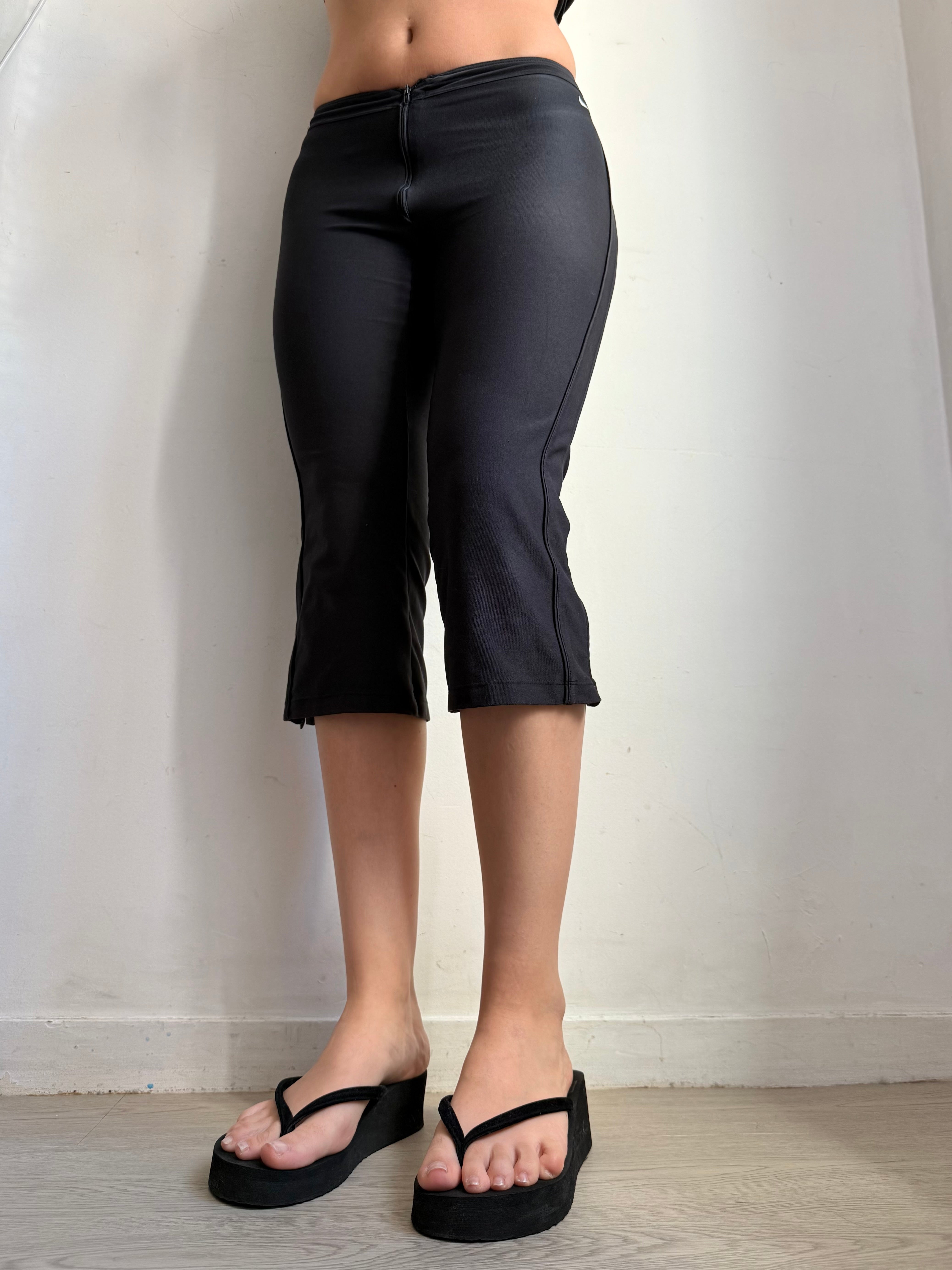 Black activewear capri pants (XS)