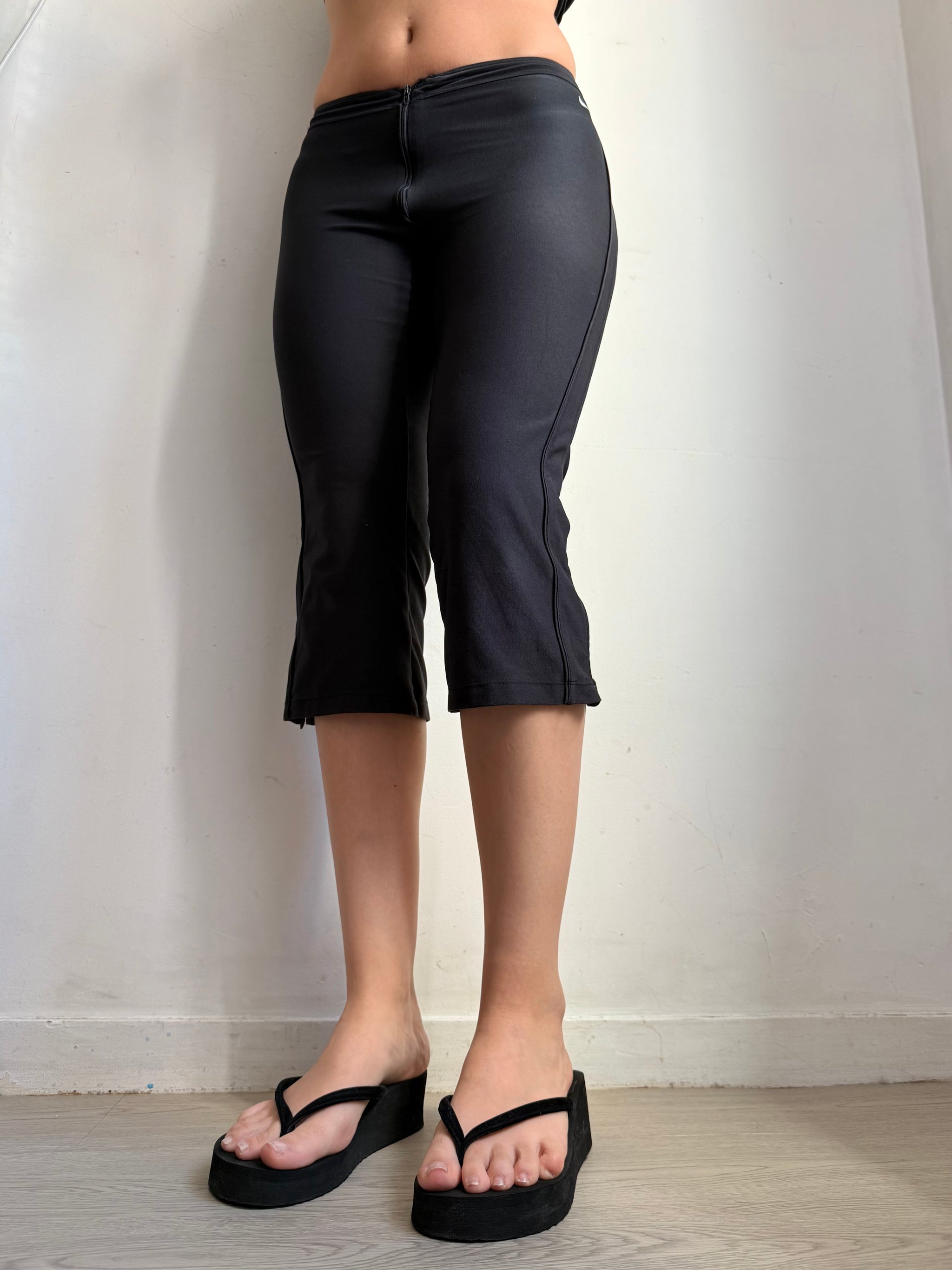 Black activewear capri pants (XS)