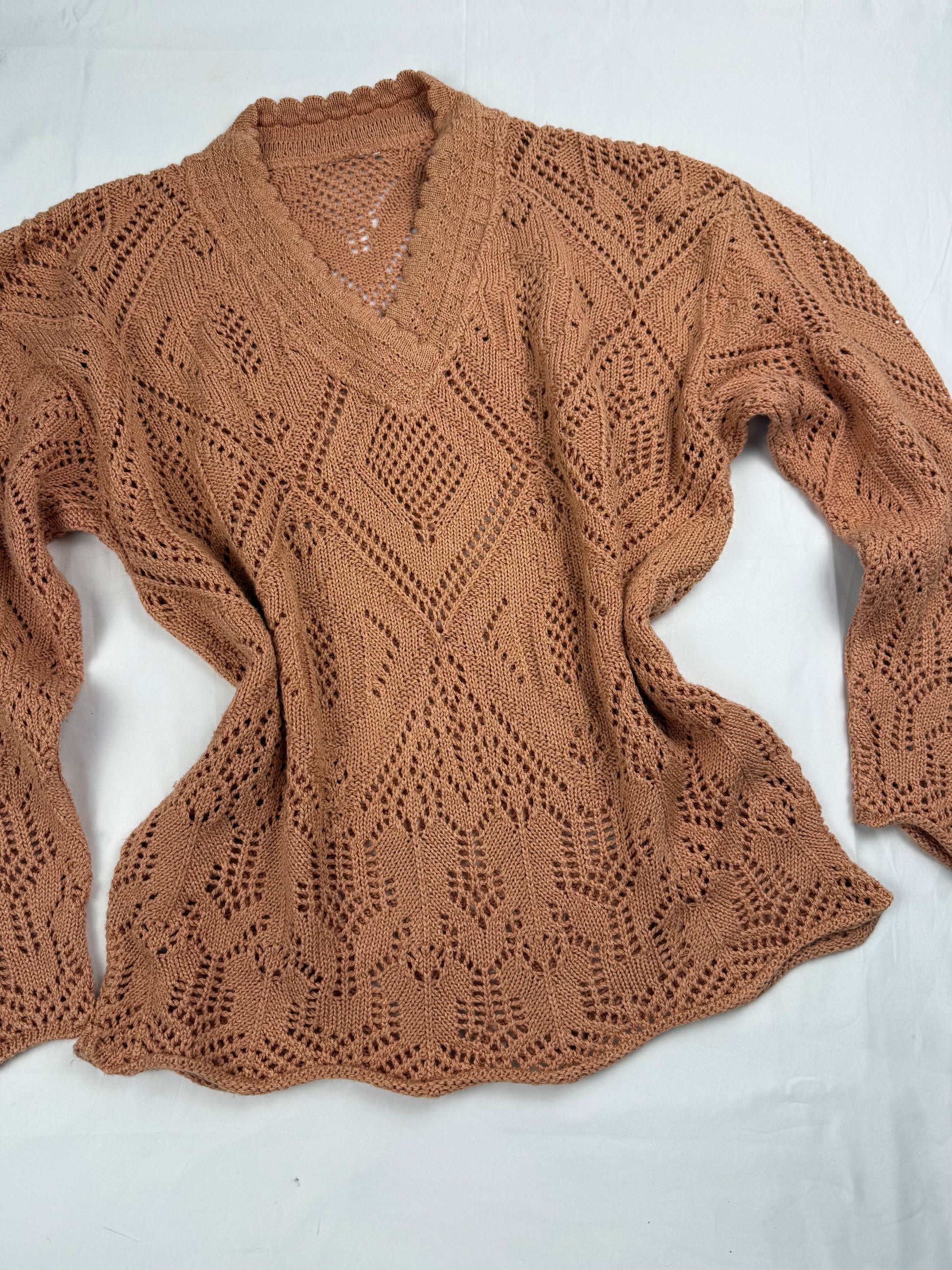 Crochet nude pink knitted jumper (M)