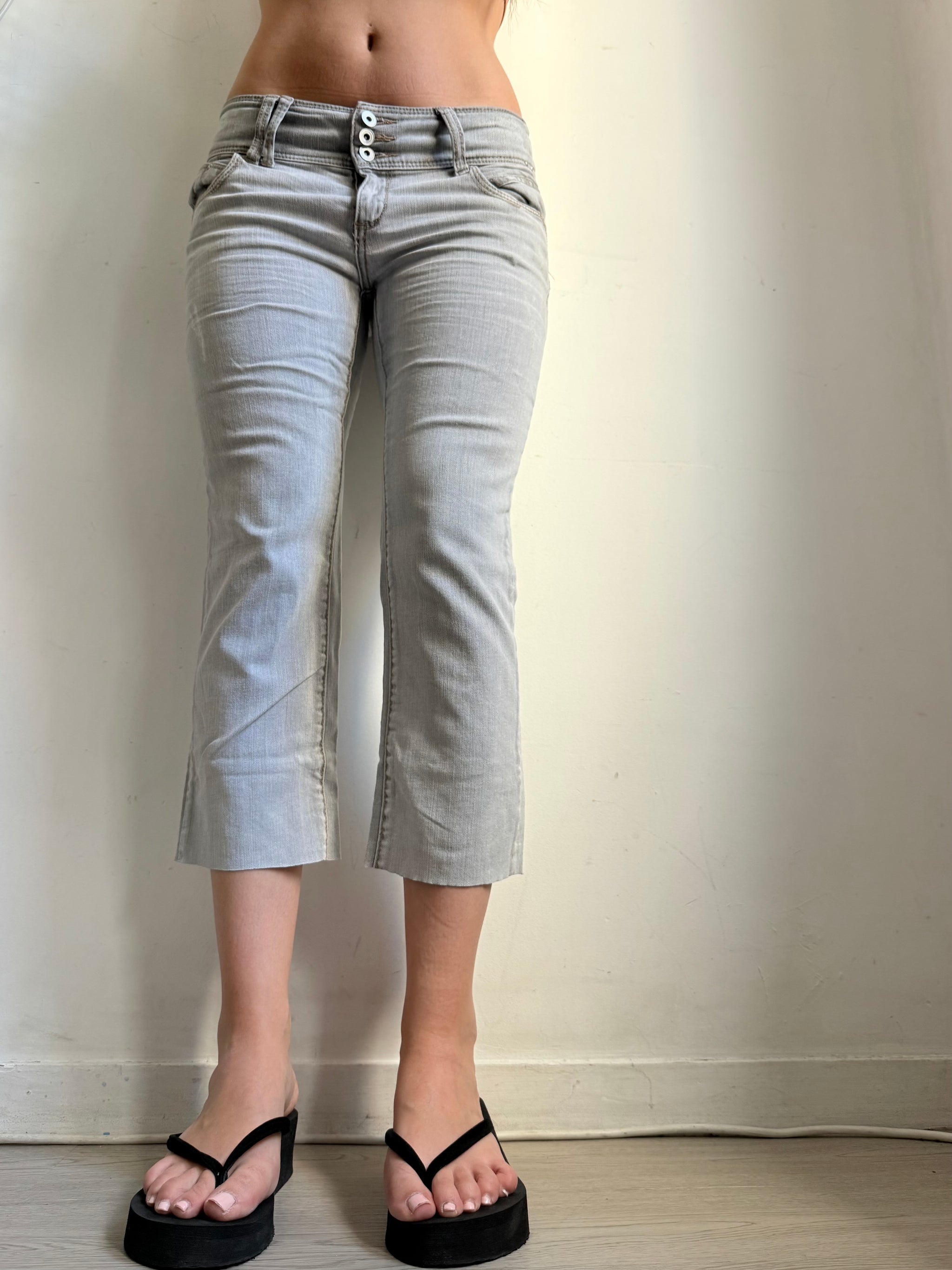 Grey low rise denim capri pants (S/M)