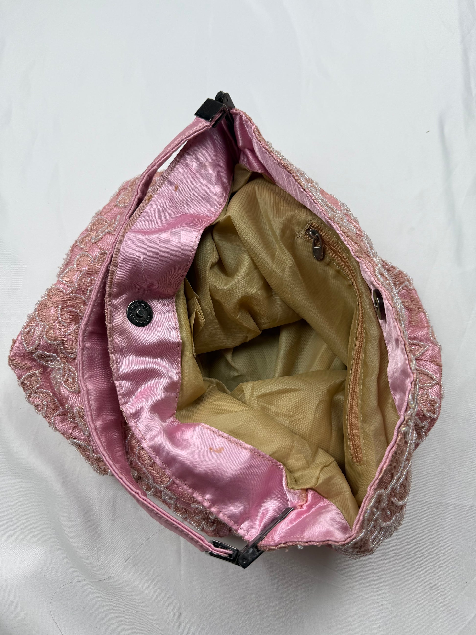 Baby pink pearls embroidered shoulder bag (36x37cm)