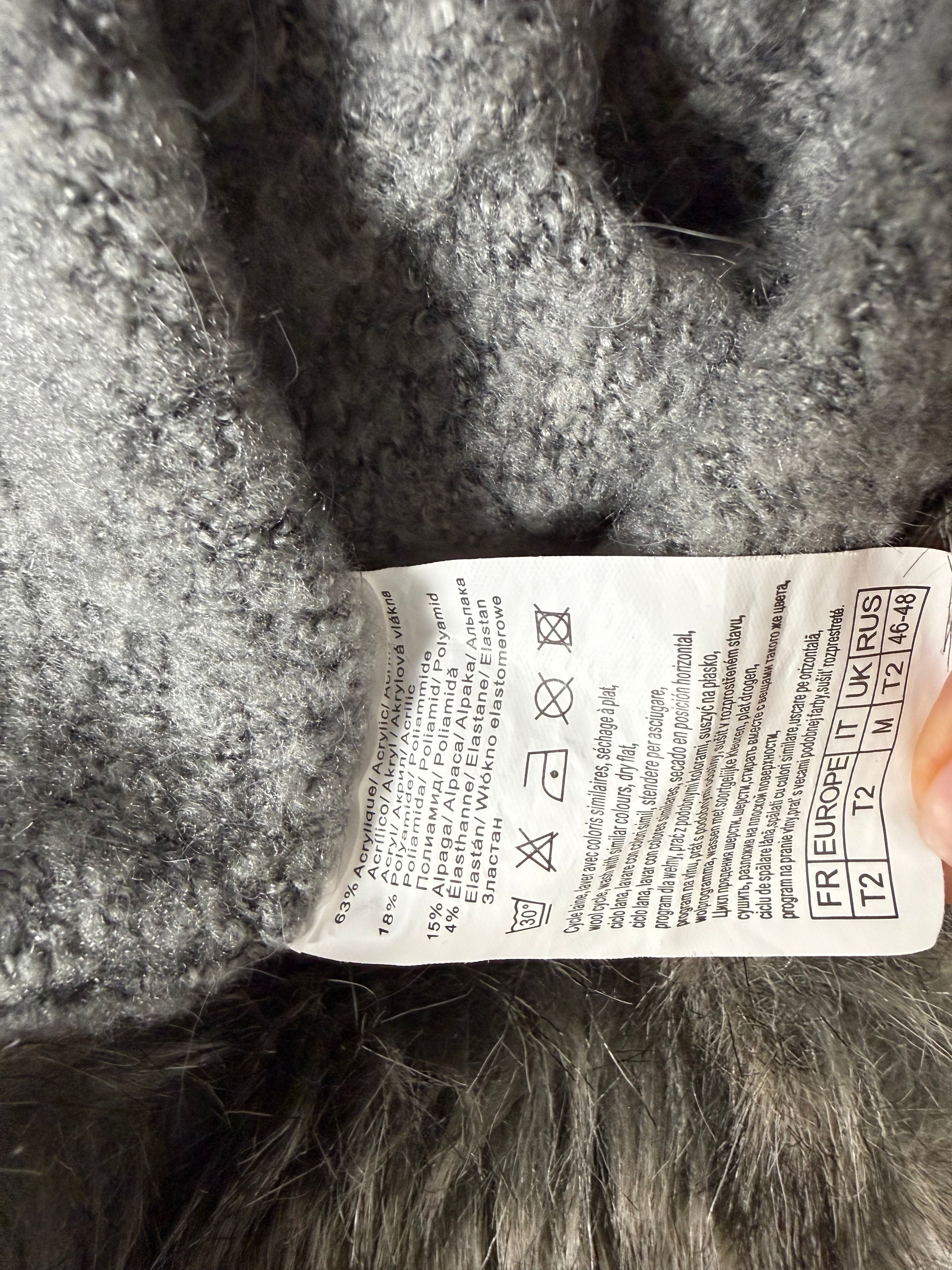 Mini-robe en maille grise à manches courtes avec nouage (S)