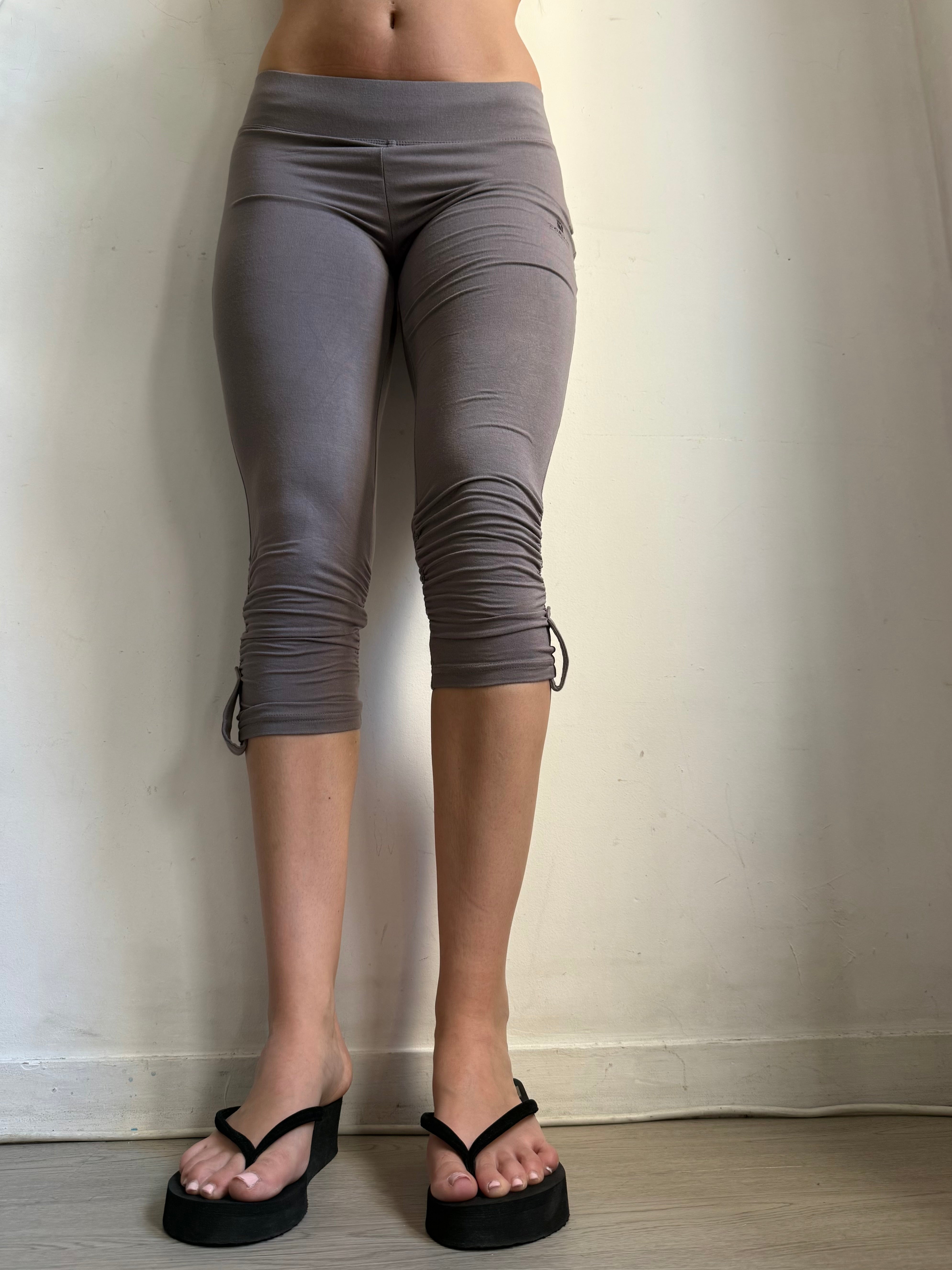 Khaki ruched  low rise capri pants (XS/S)
