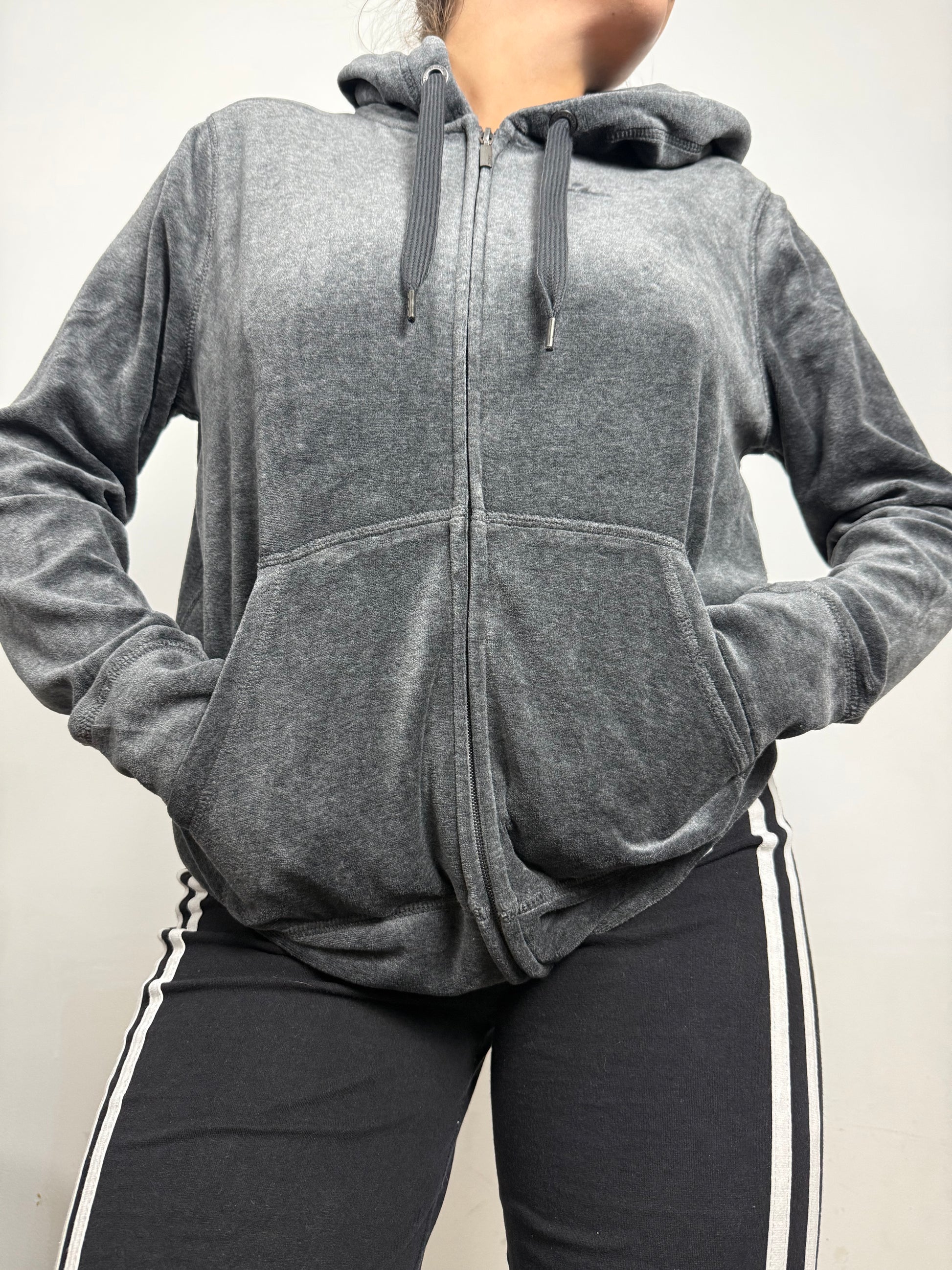 Grey velvet zip up hoodie (M)