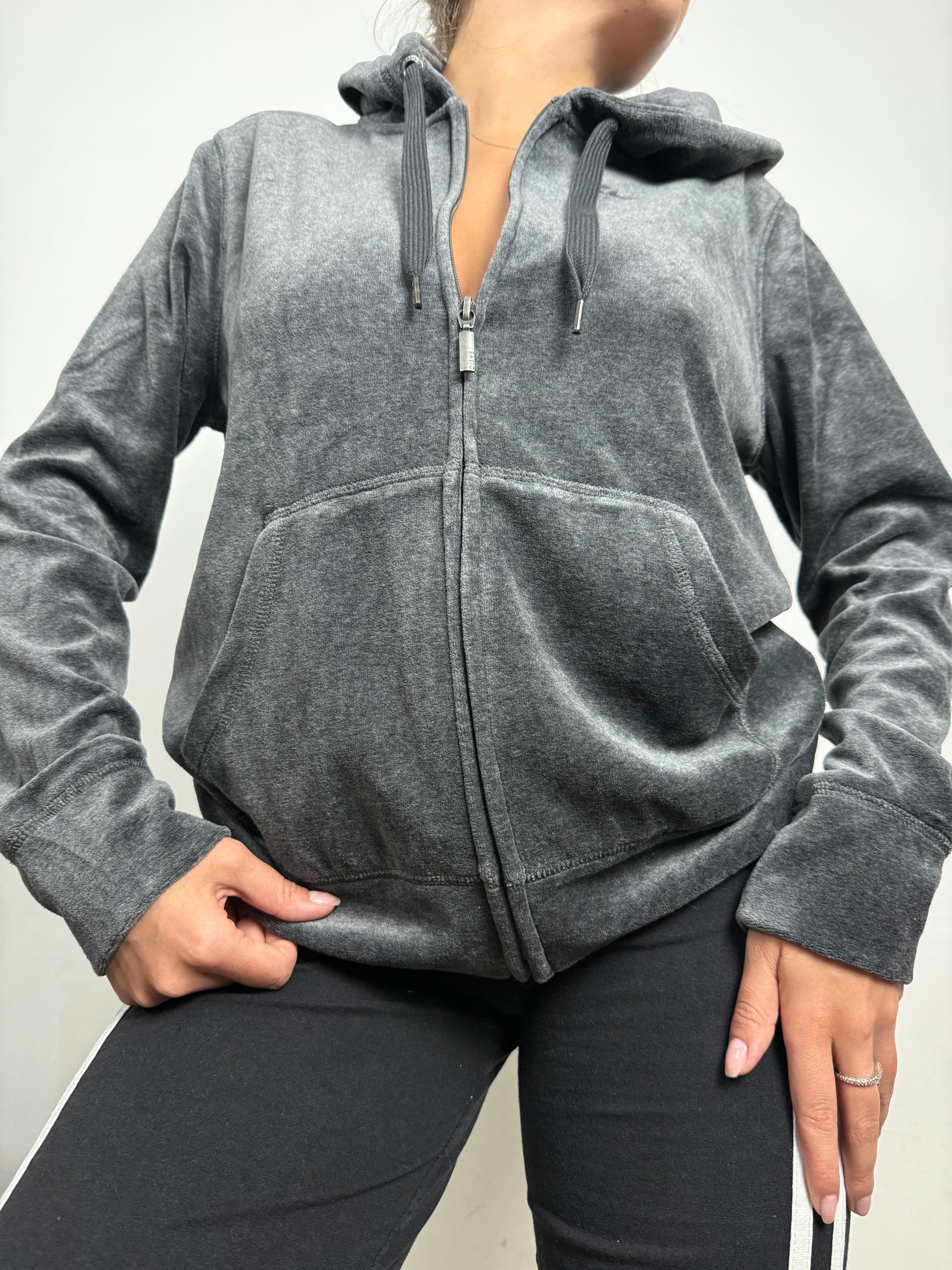 Grey velvet zip up hoodie (M)