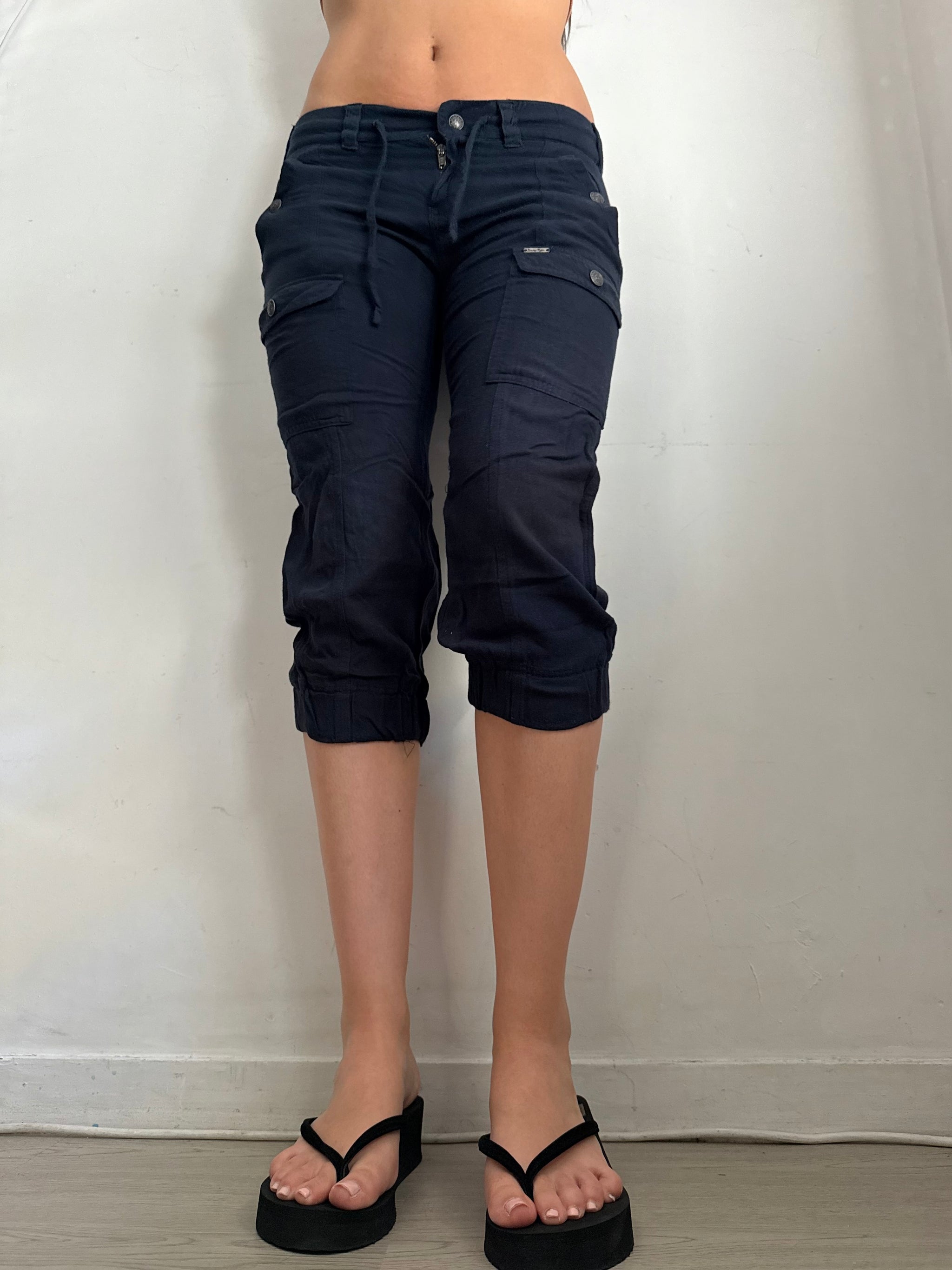 Navy cargo low waist capri pants (S/M)