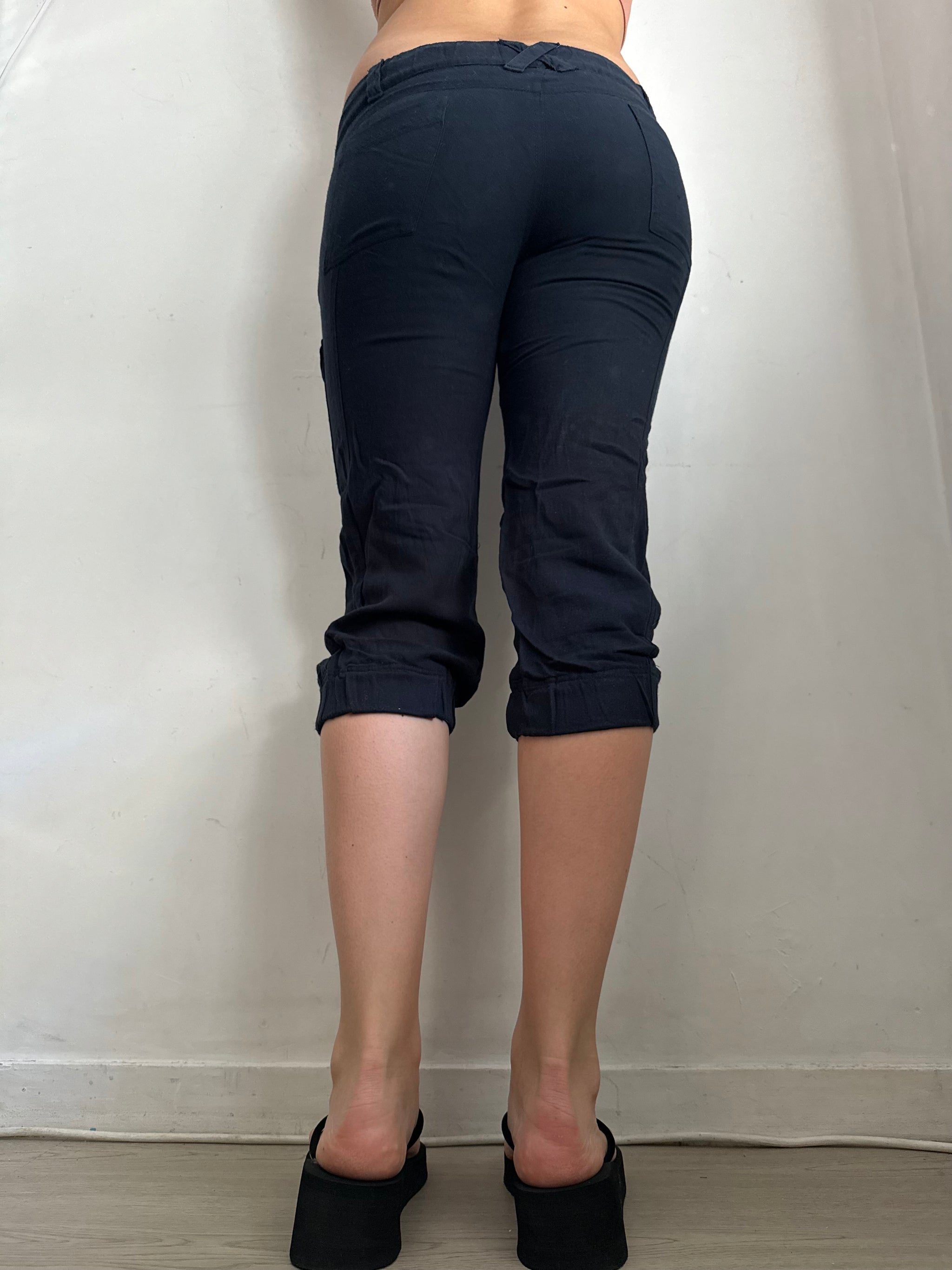 Navy cargo low waist capri pants (S/M)