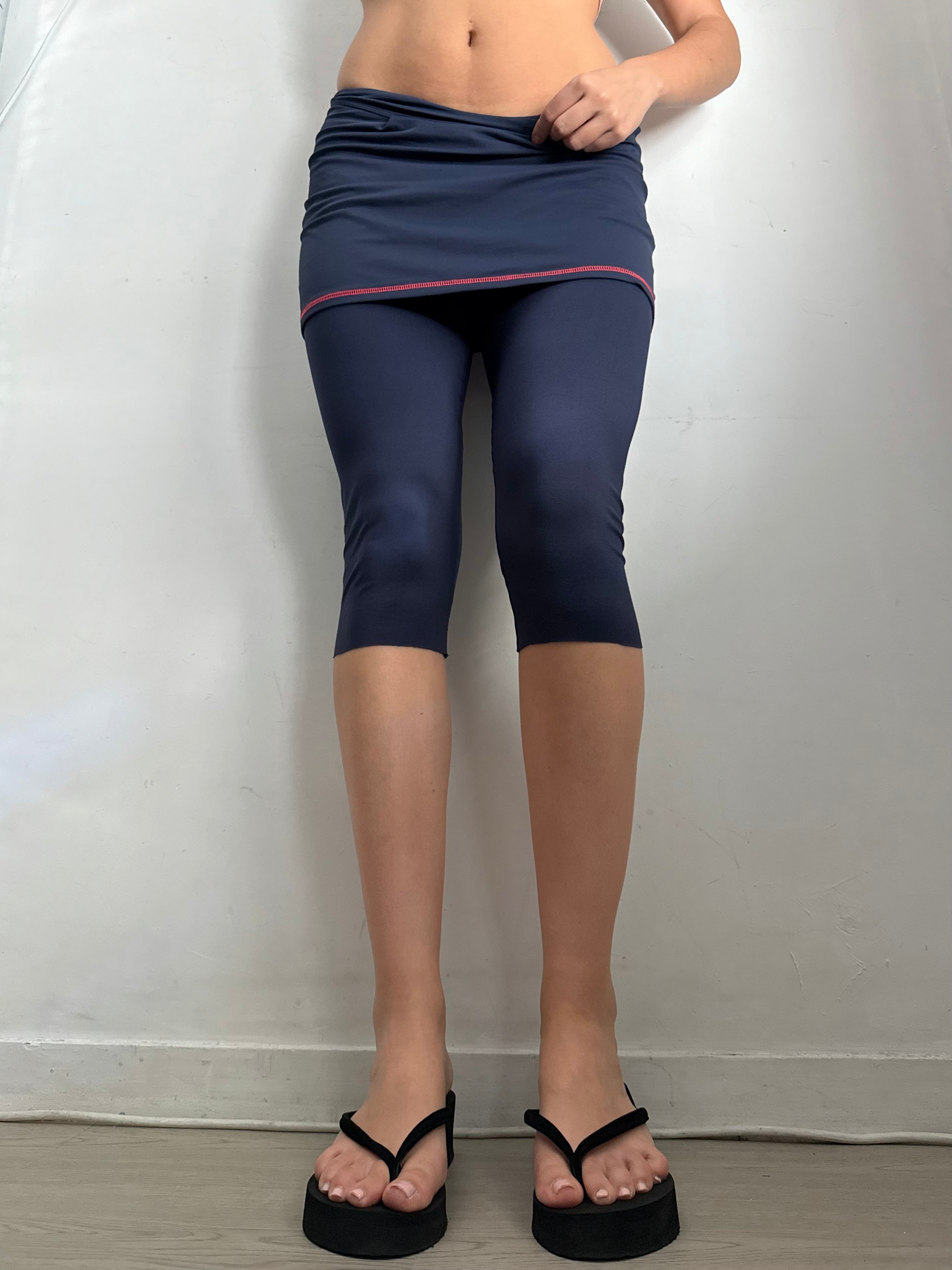 Navy low waist capri skirt pants (S/M)