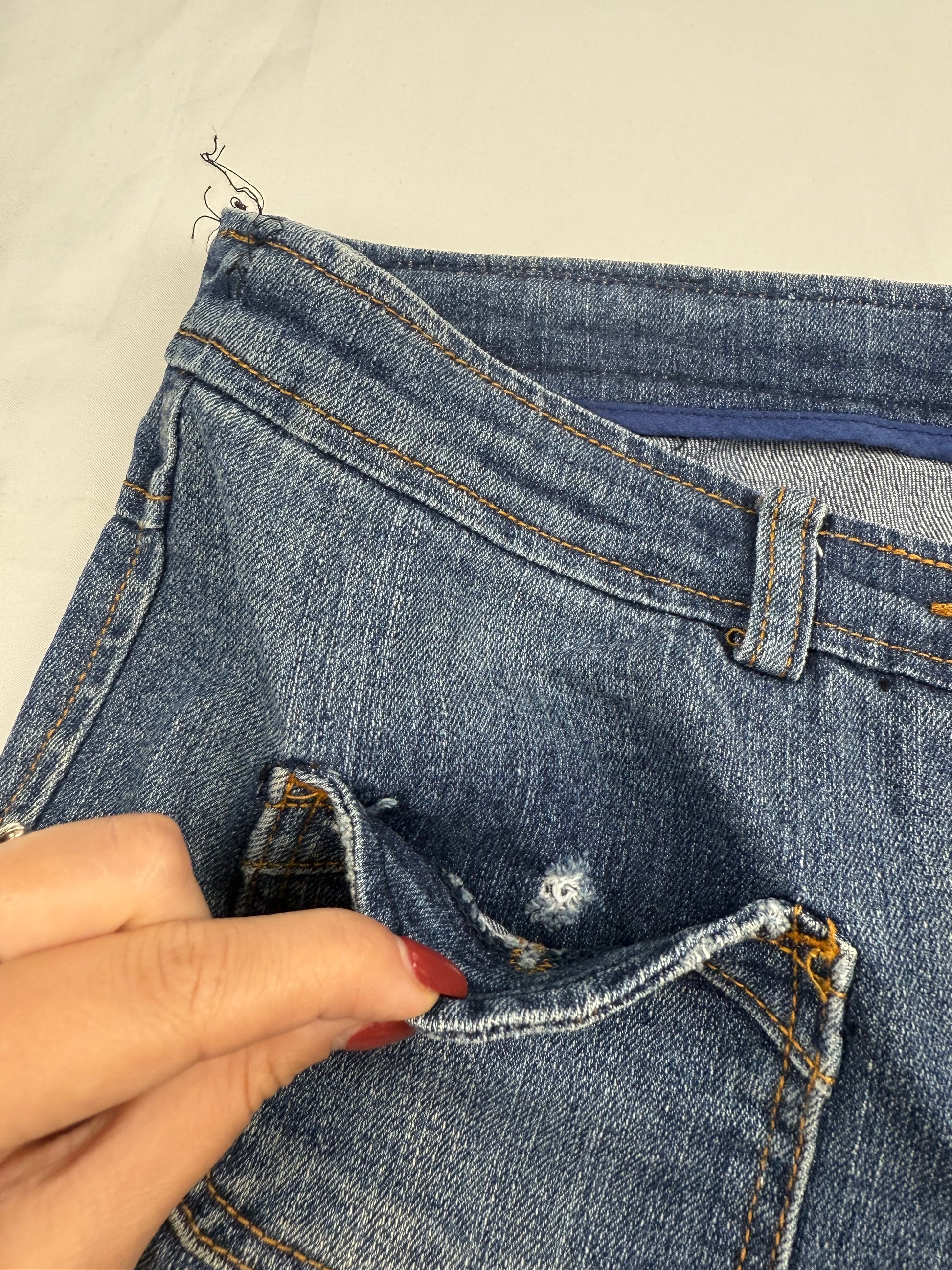 Blue denim low rise mid short (M)