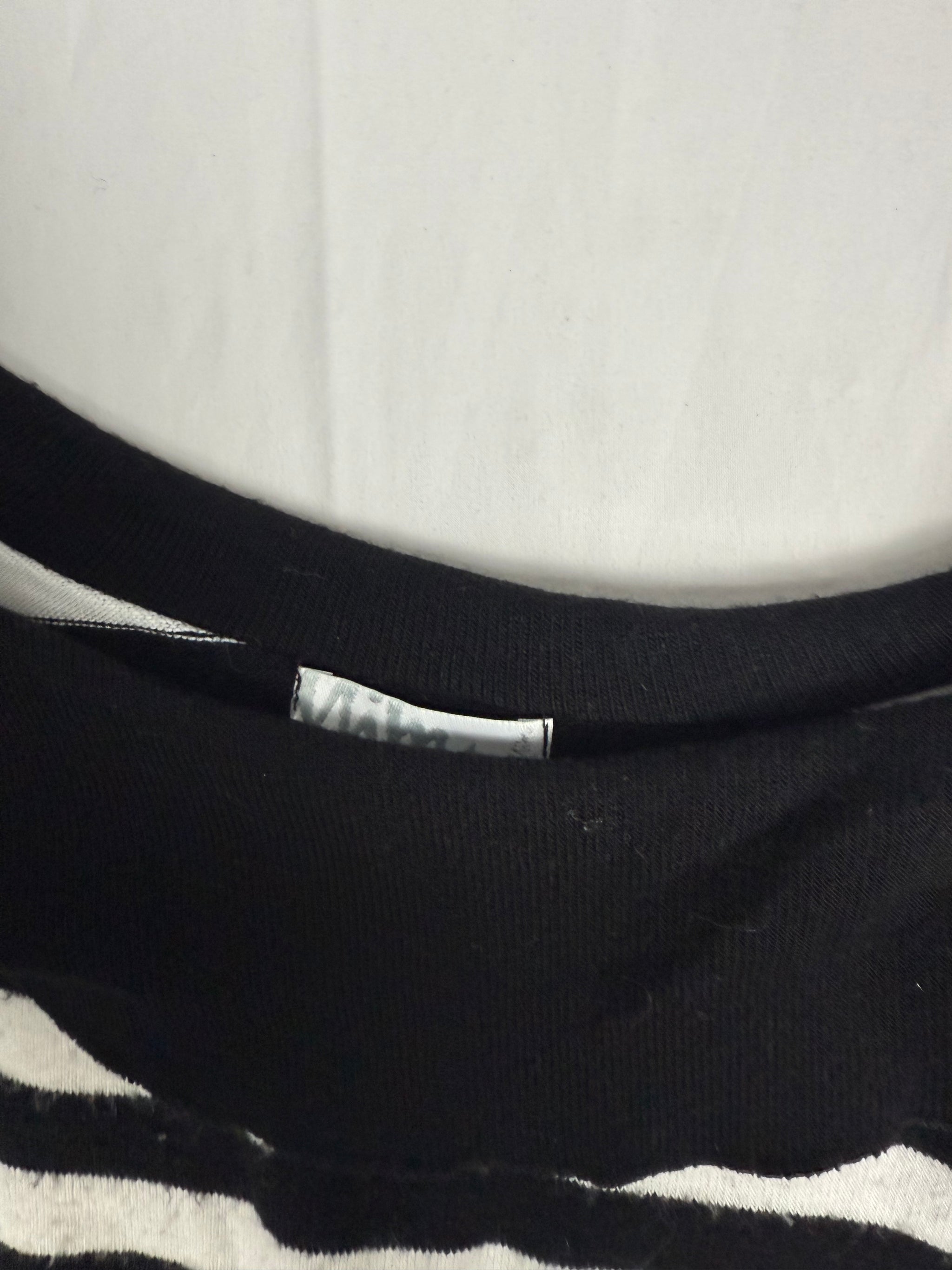 Black & white striped jumper (M)