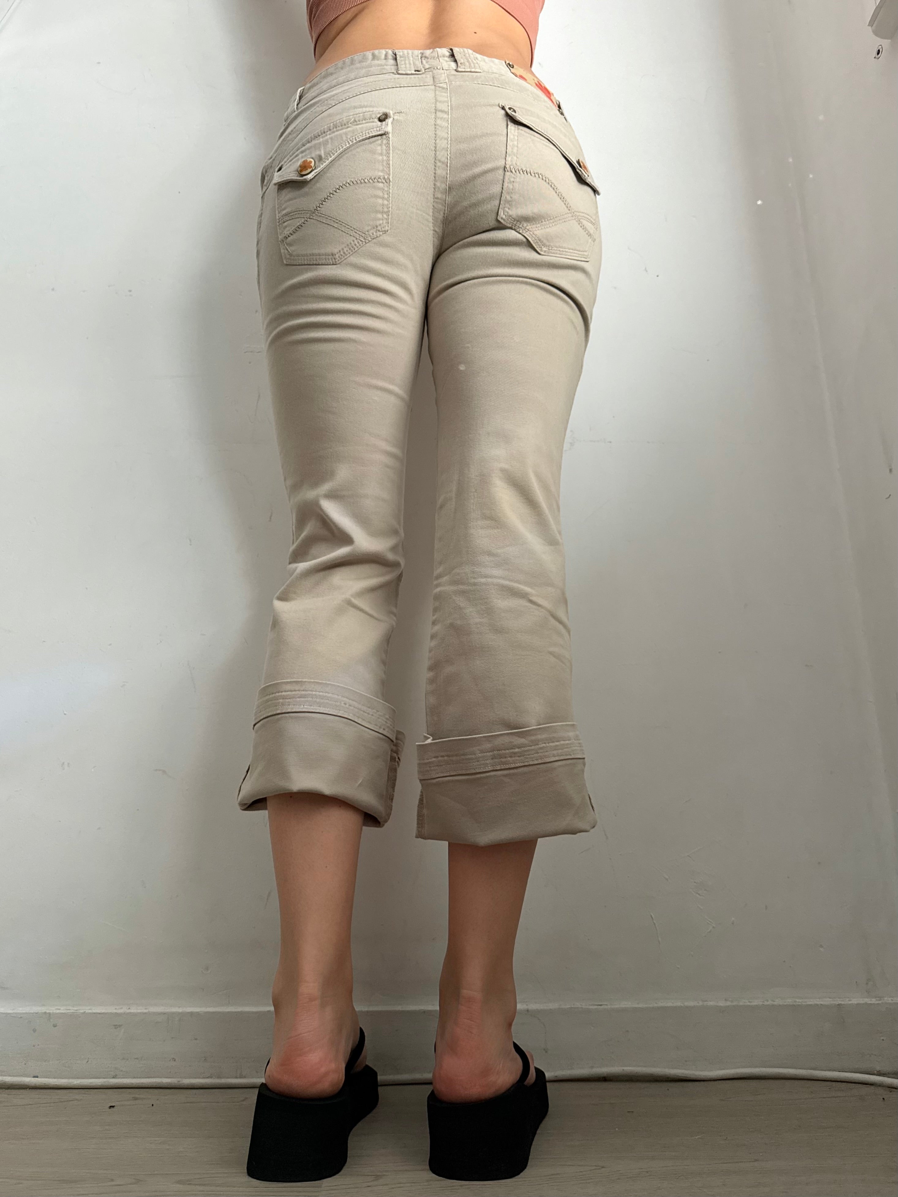Beige low rise capri pants (S)