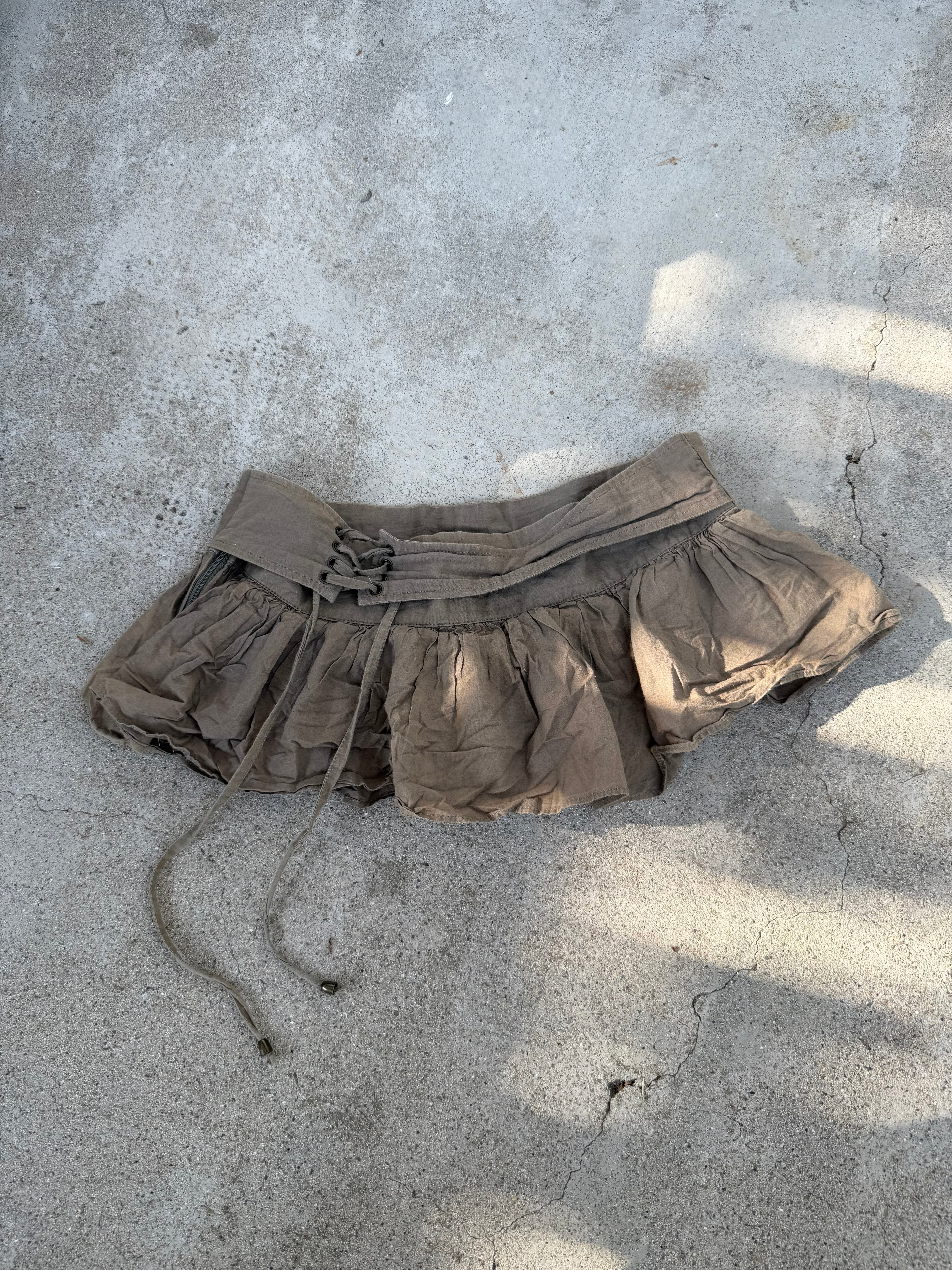Khaki utility low rise mini skirt (S)