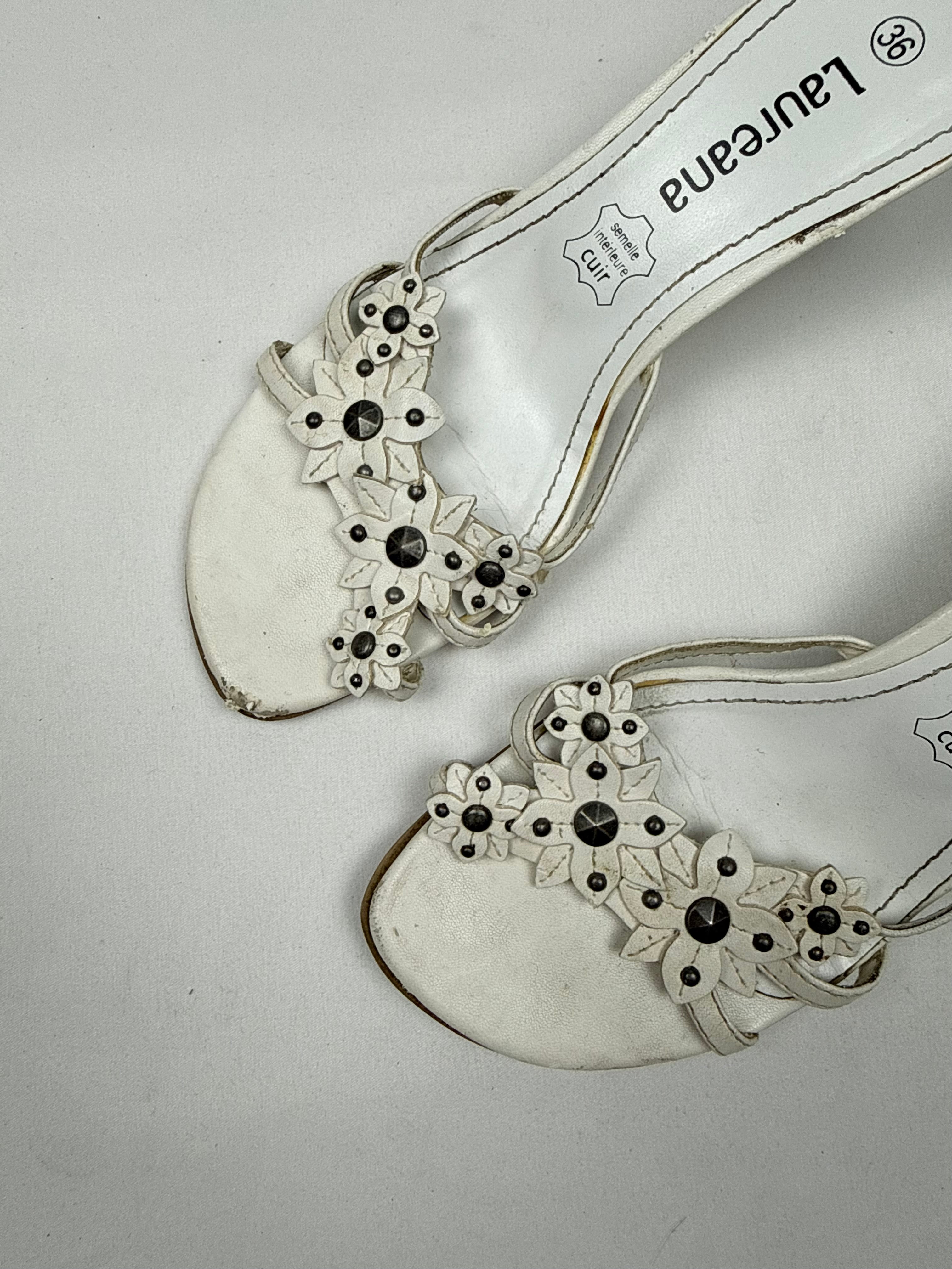 White floral real leather kitten heels mules (36)