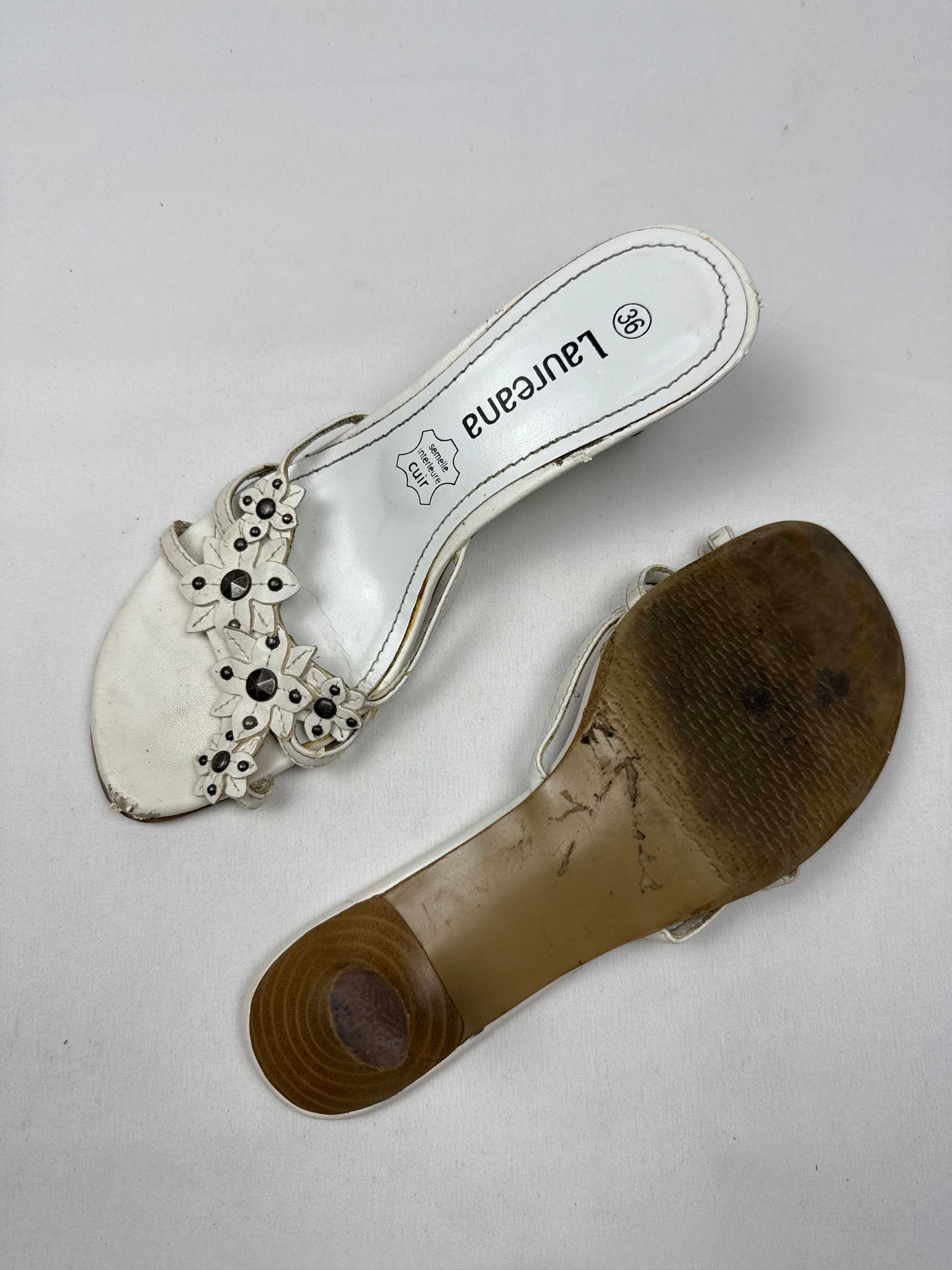 White floral real leather kitten heels mules (36)