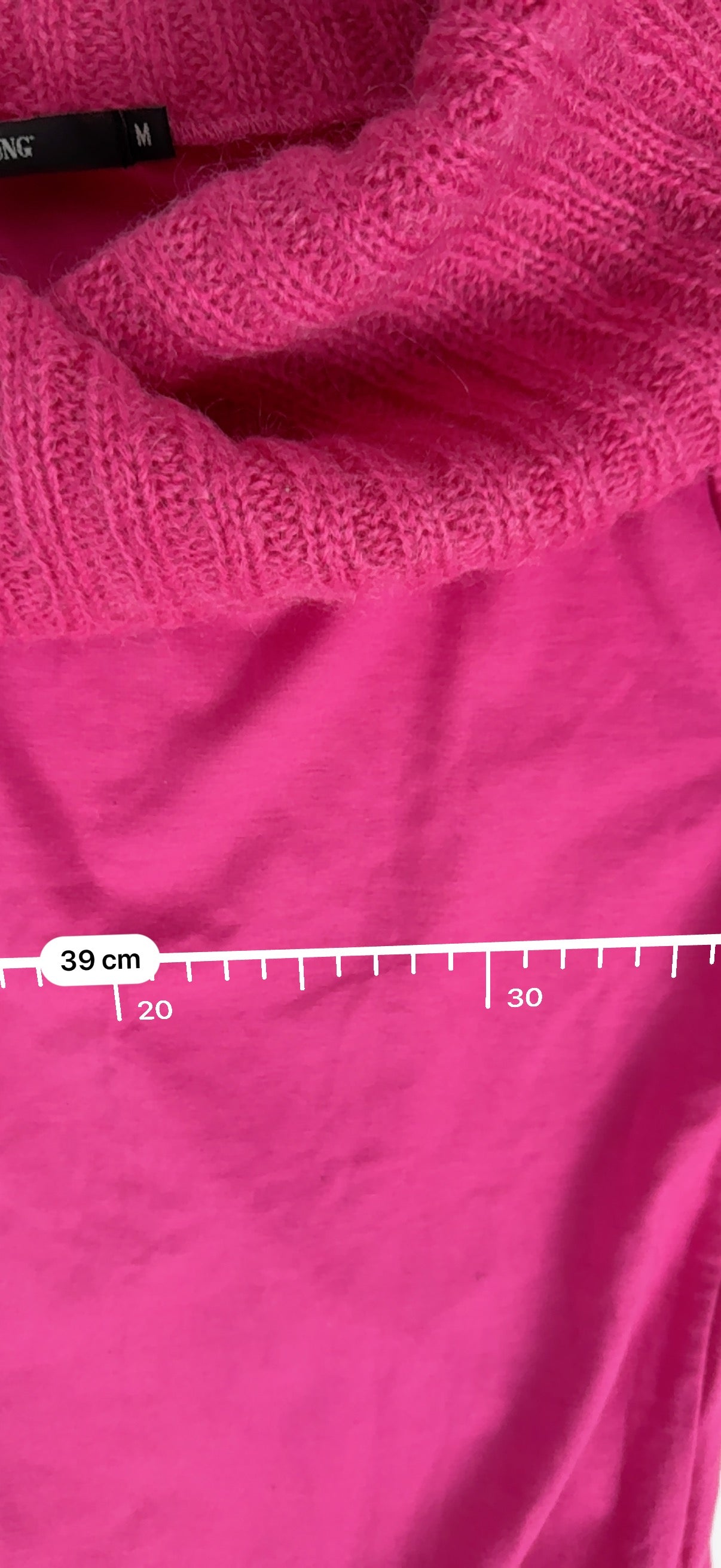 Pink turtleneck off shoulder long sleeves top (M)