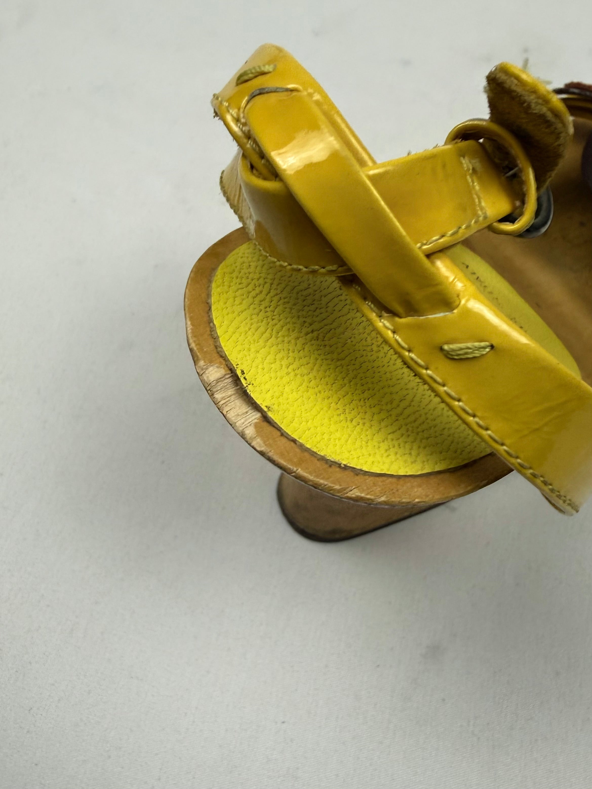 Yellow flower appliqué real leather wedge heels (36.5)