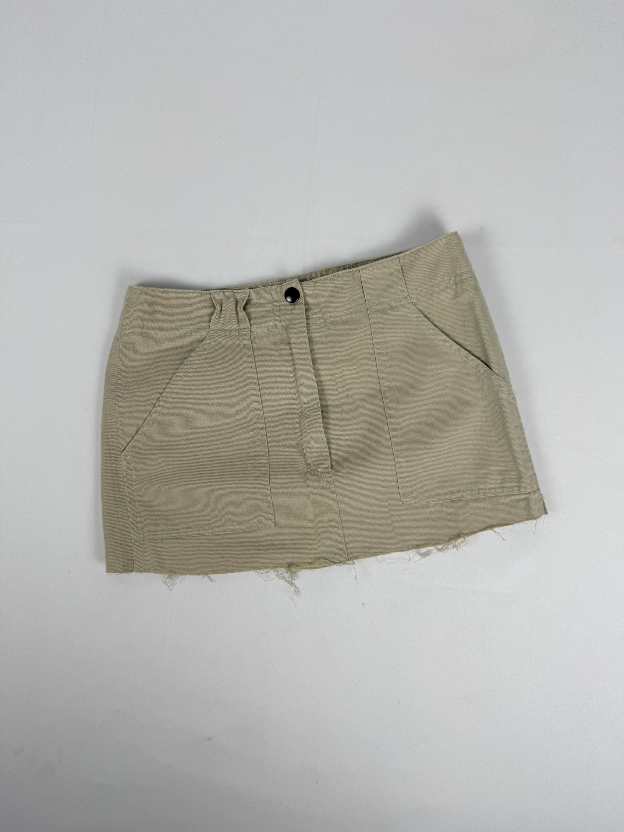 Beige cargo low rise mini skirt (XS)