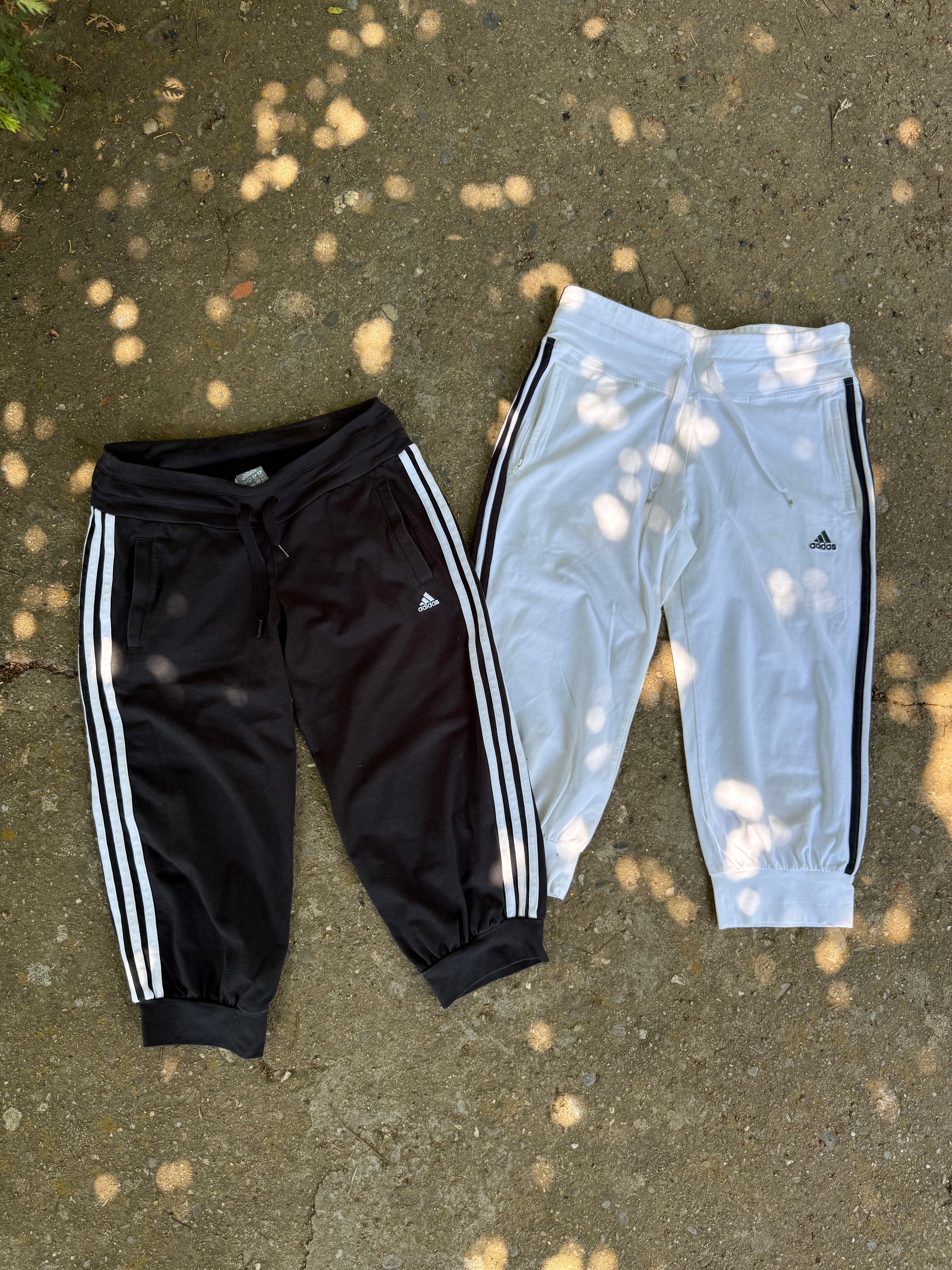 White activewear low waist capri pants (S)
