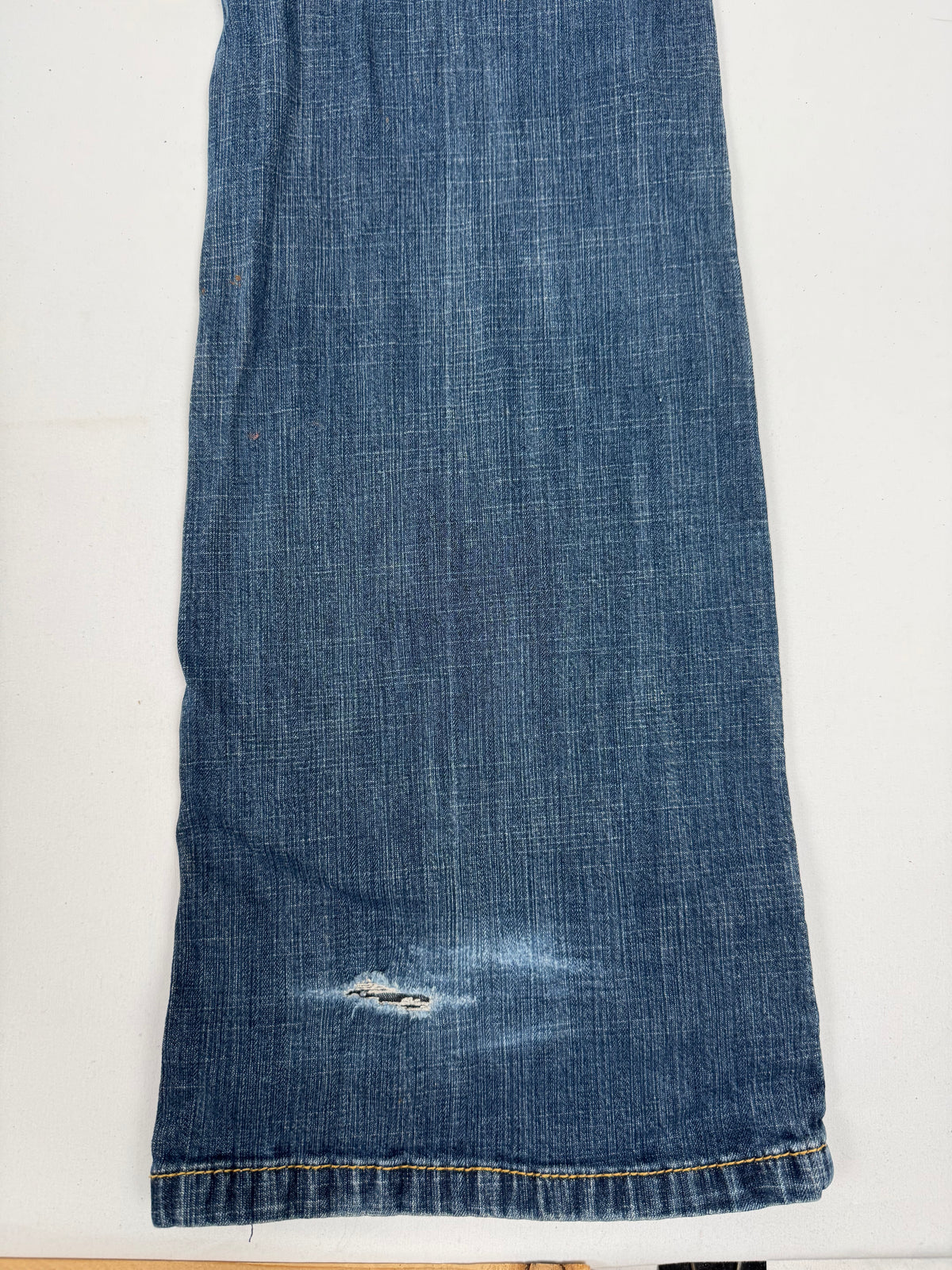Blue denim low rise capri pants (M)