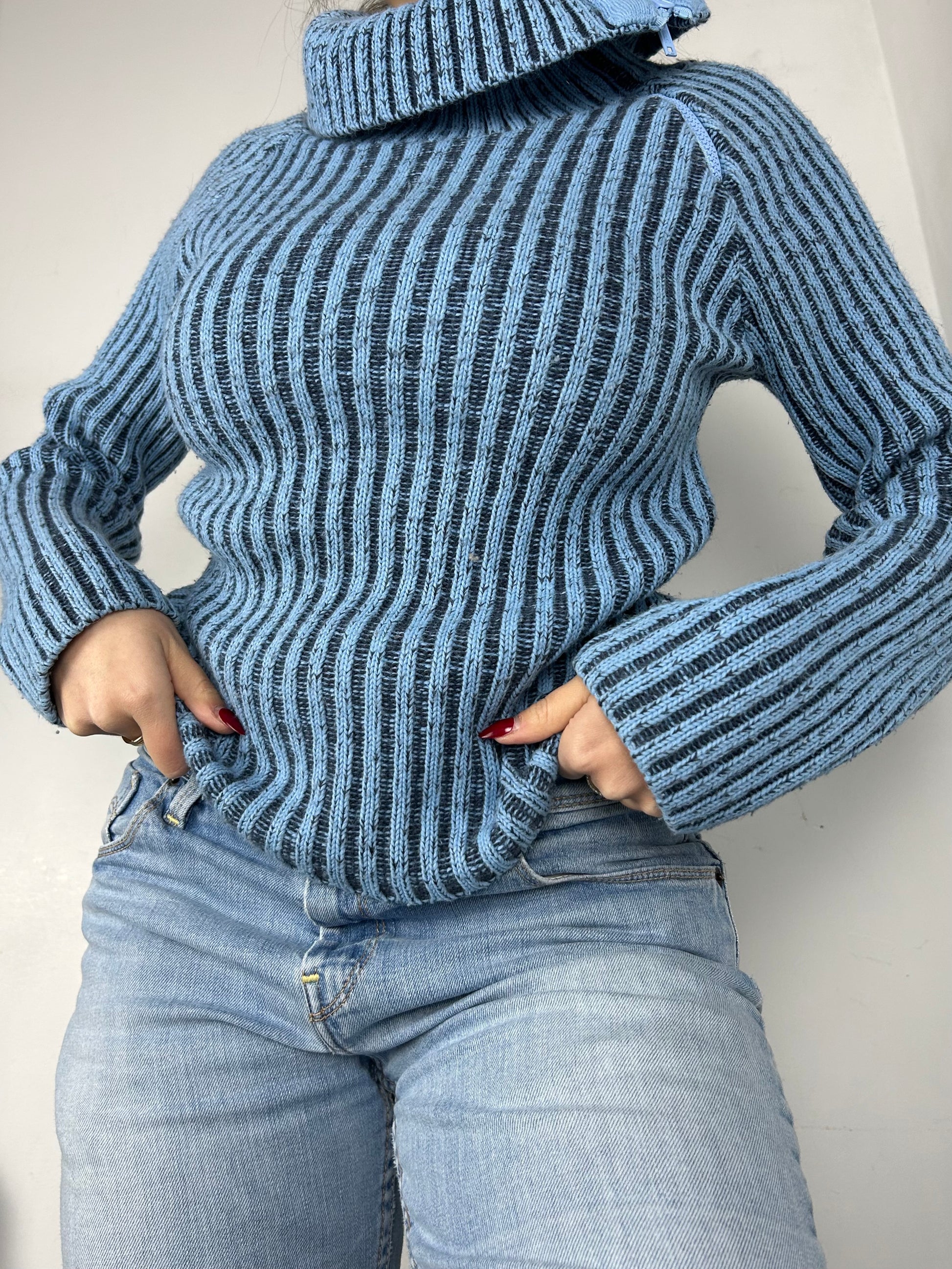 Blue zip ribbed jumper (S/M)