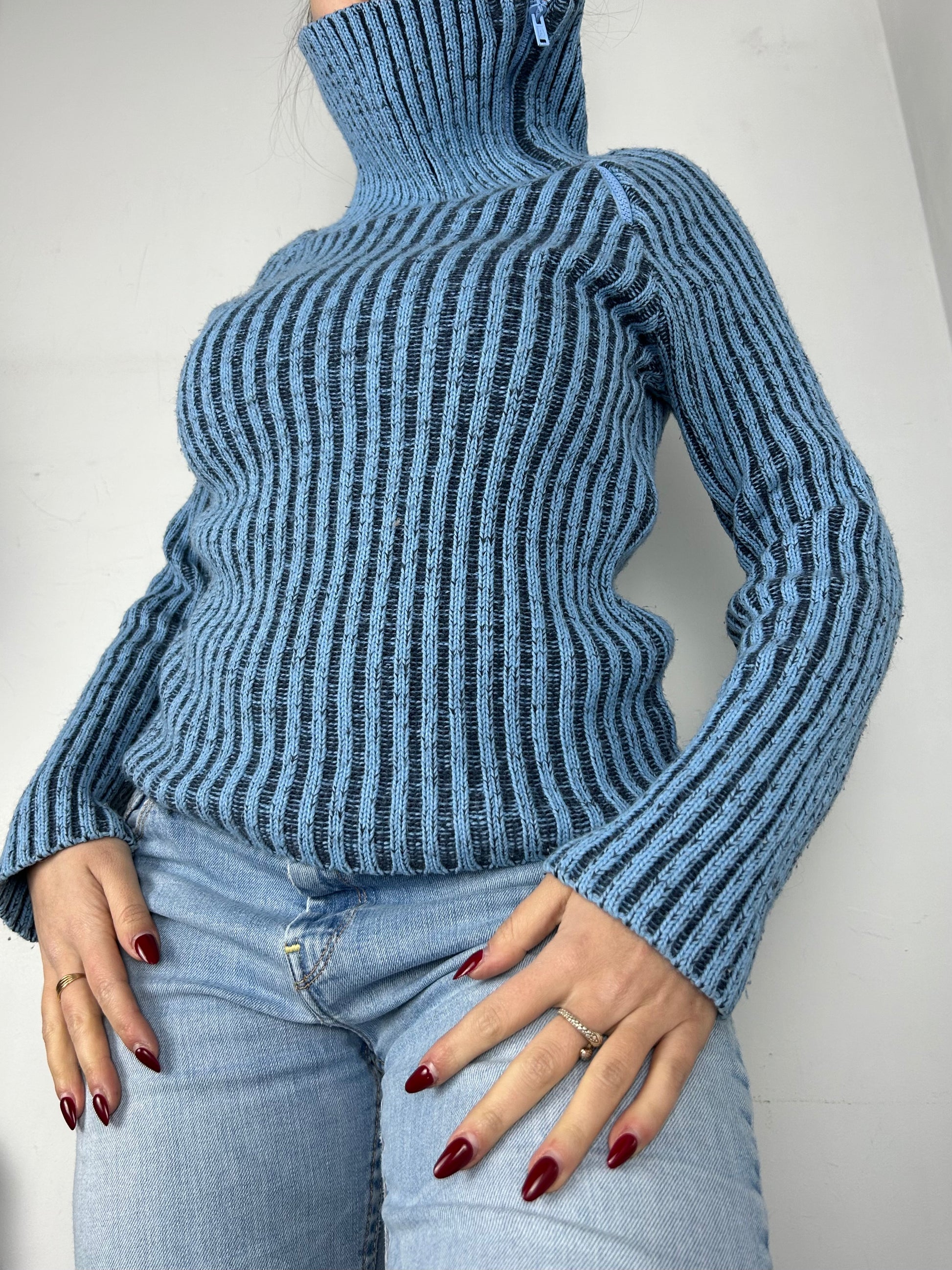 Blue zip ribbed jumper (S/M)