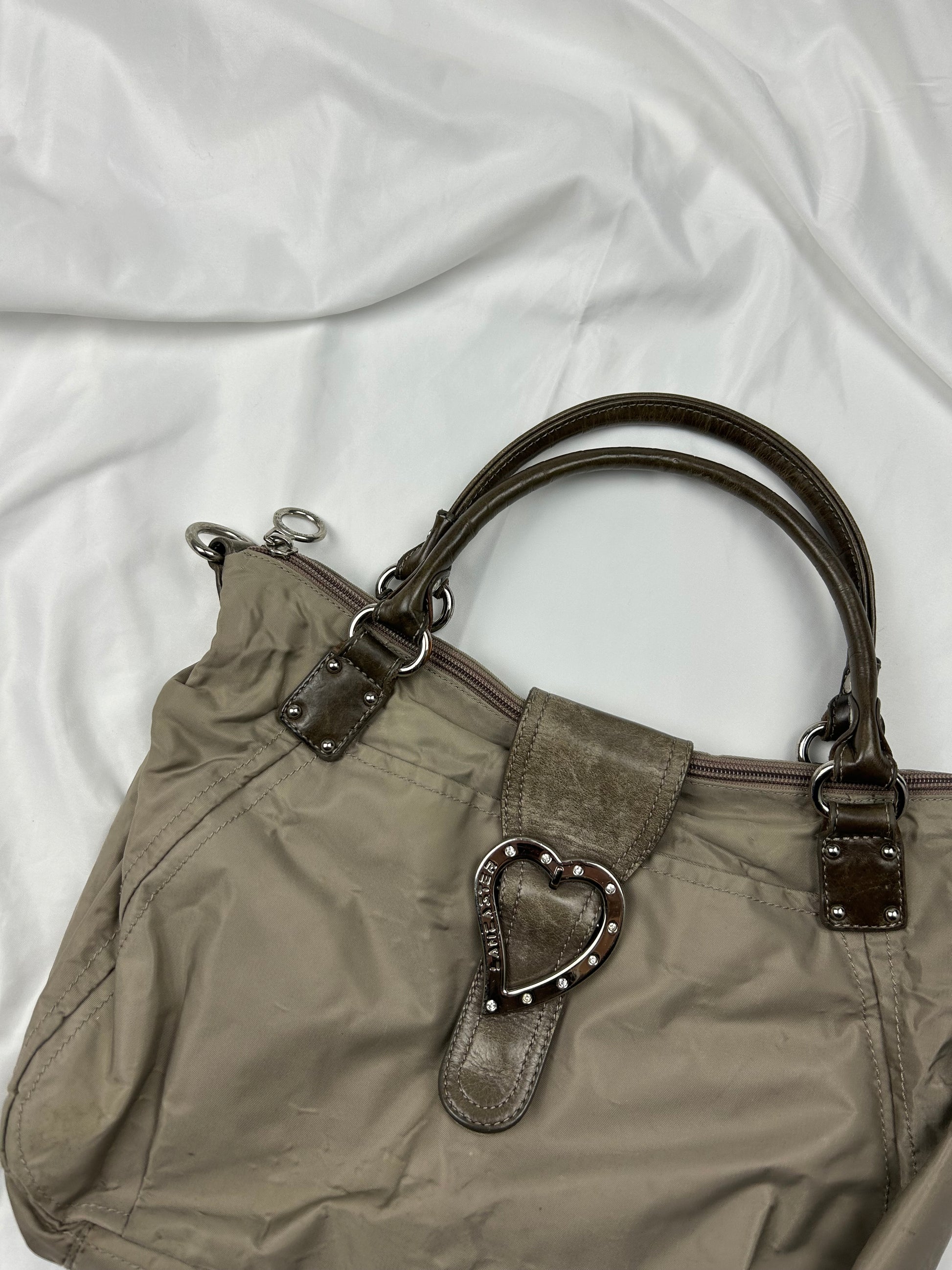 Beige buckle handbag