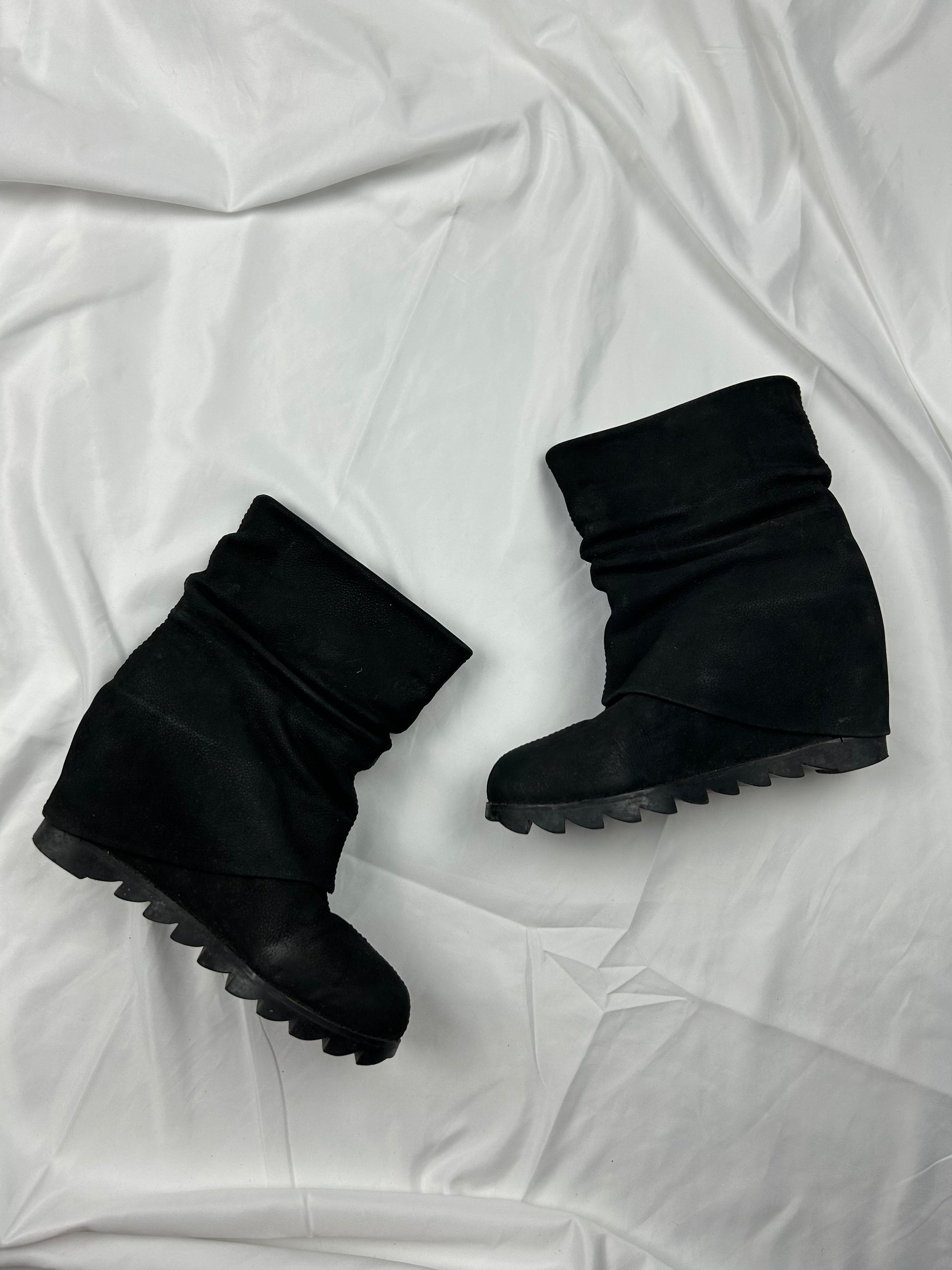 Black suede leather platform heels boots (36)