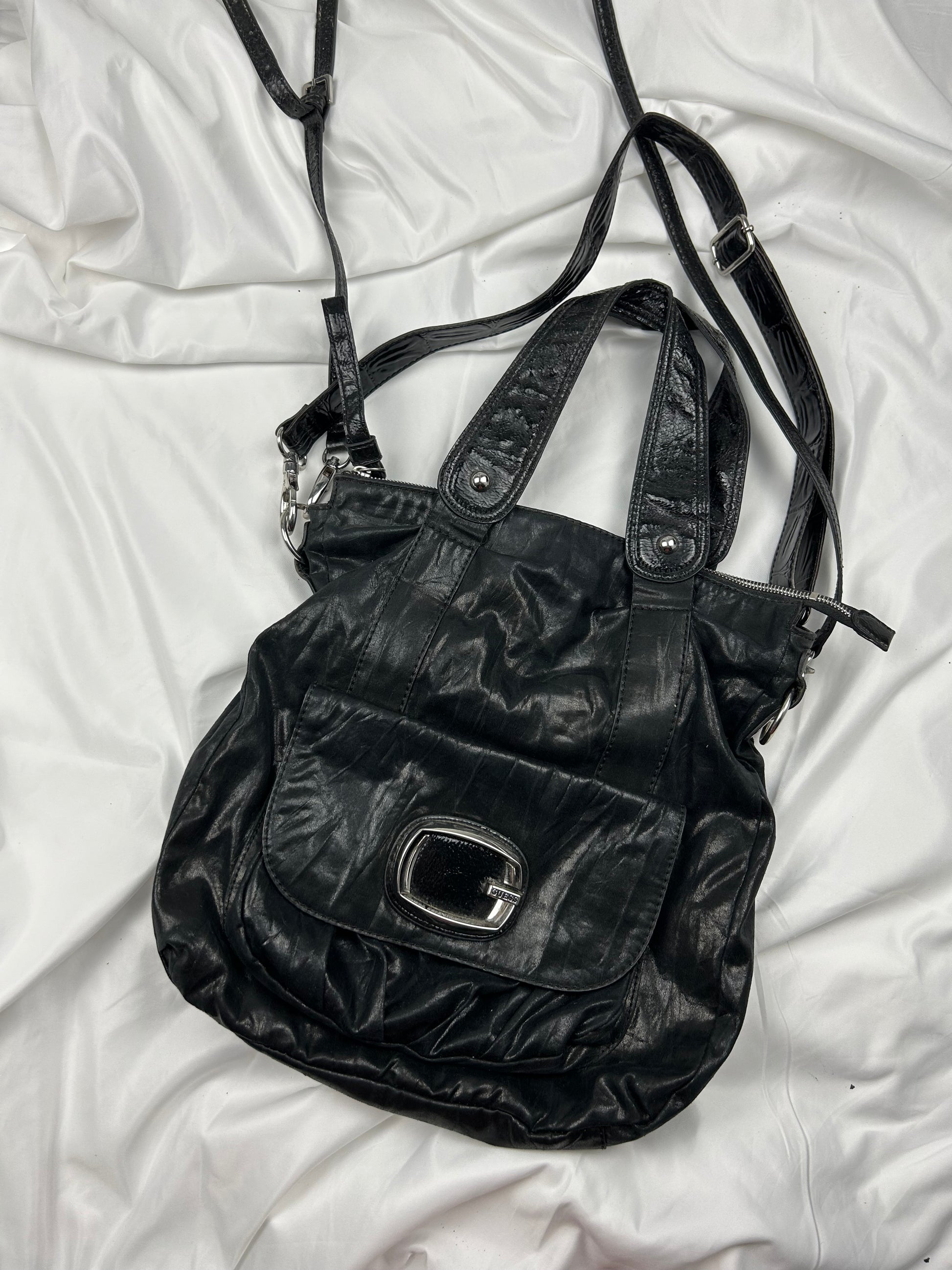 Black besace uni crossbody buckle bag (32x34cm)