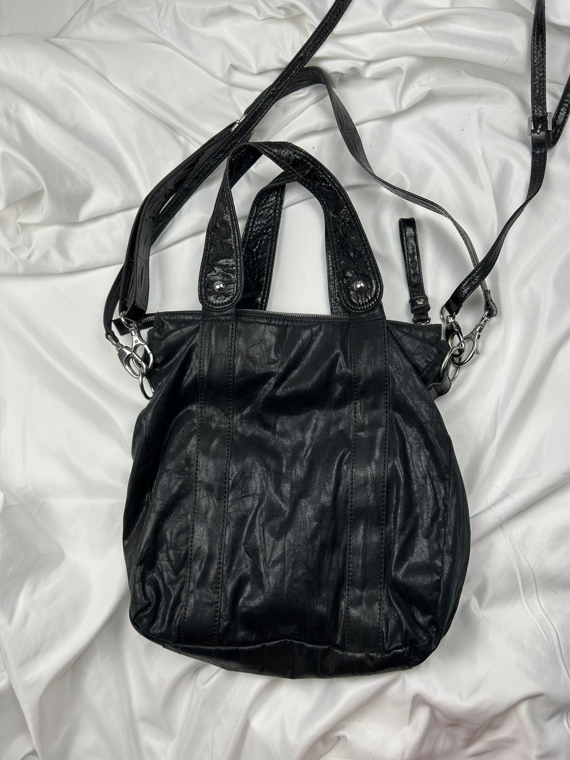 Black besace uni crossbody buckle bag (32x34cm)