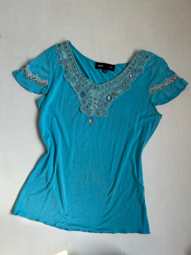 Blue embroidered pearls tee (M/L)