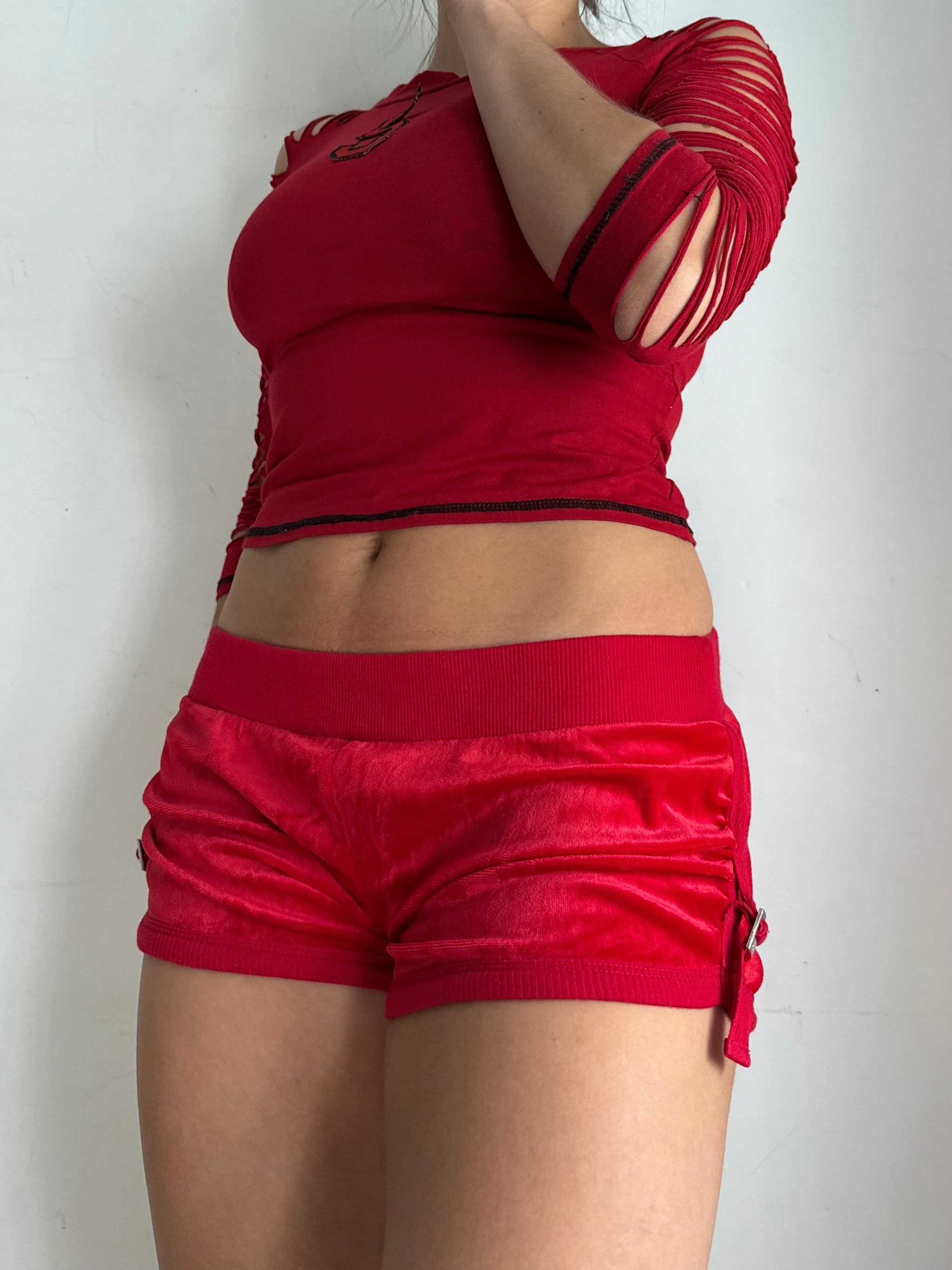 Red velvet low rise mini short (M/L)