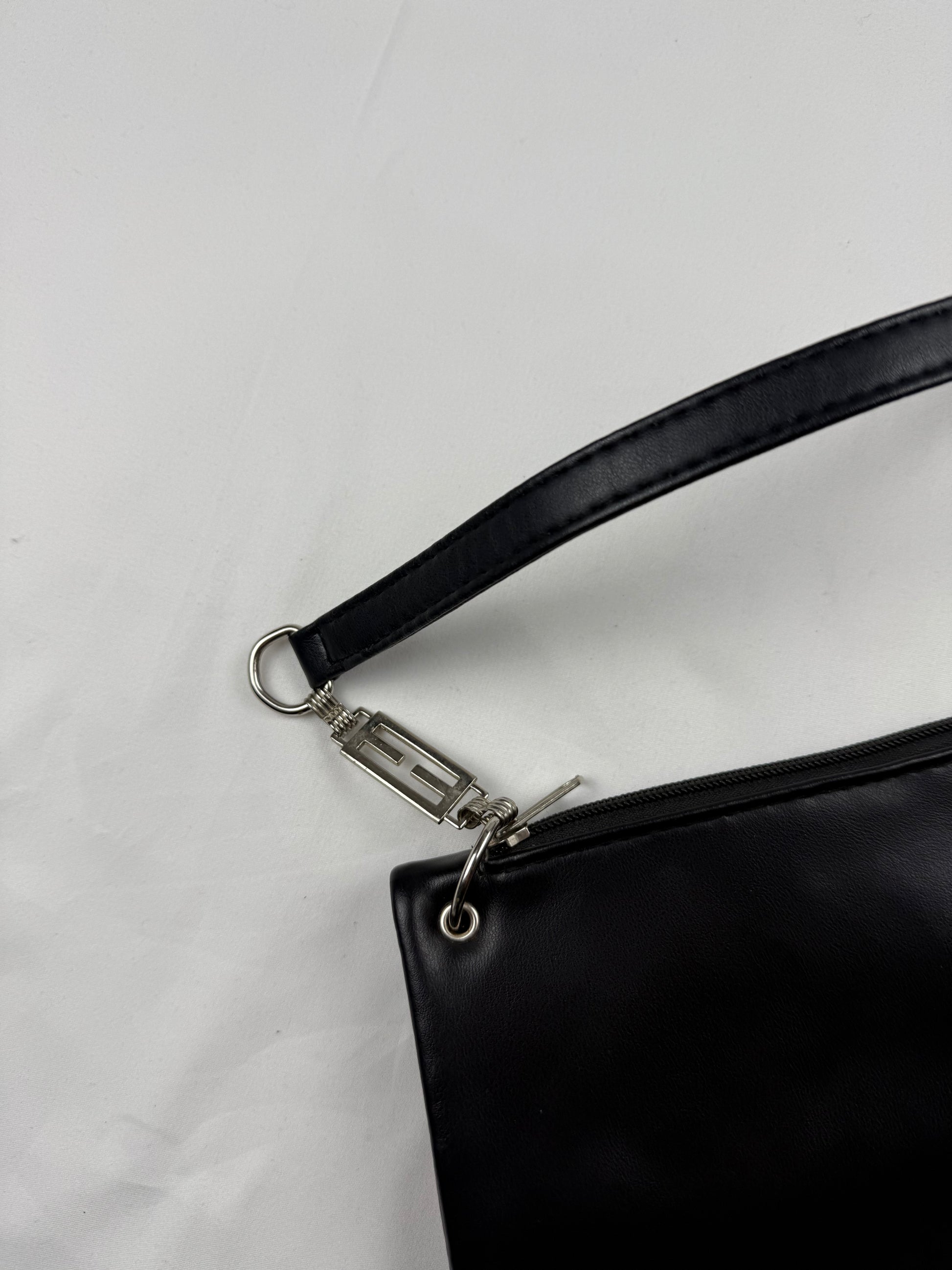 Black pochette shoulder bag (25x11cm)