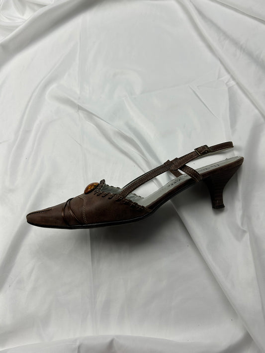 Brown pointed toes kitten heels shoes (39)