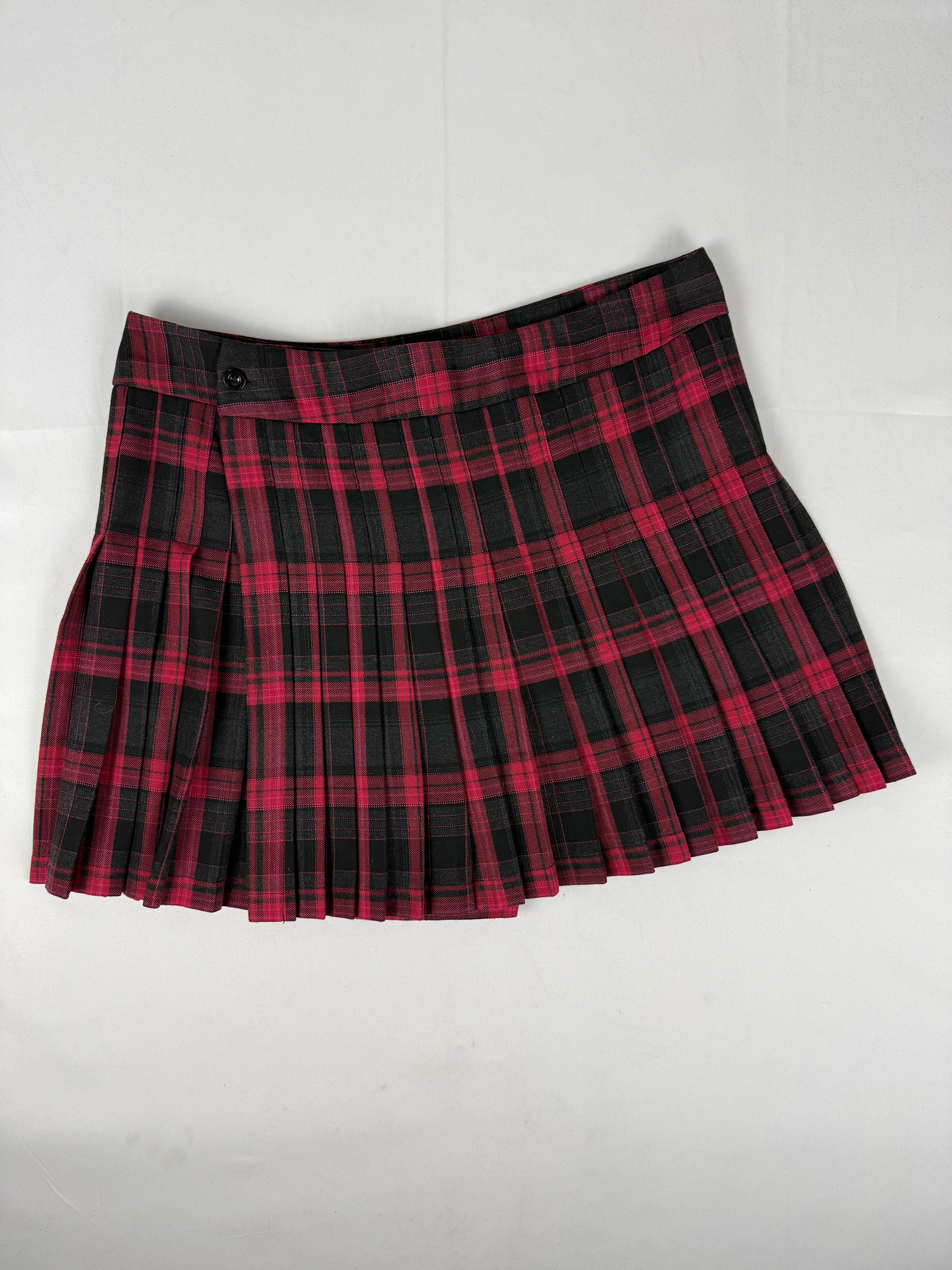 Red check print low rise pleated mini skirt (XL)