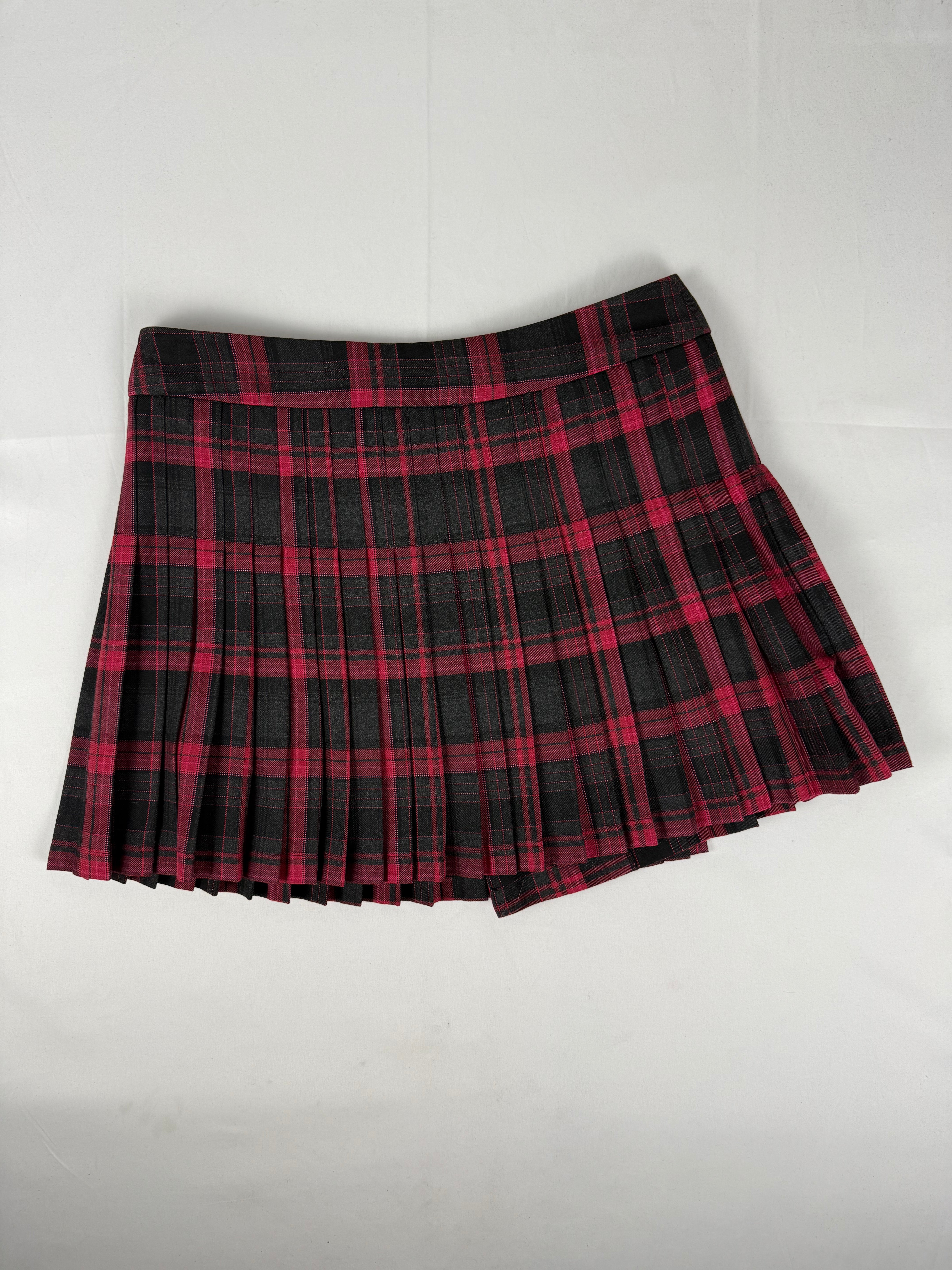 Red check print low rise pleated mini skirt (XL)