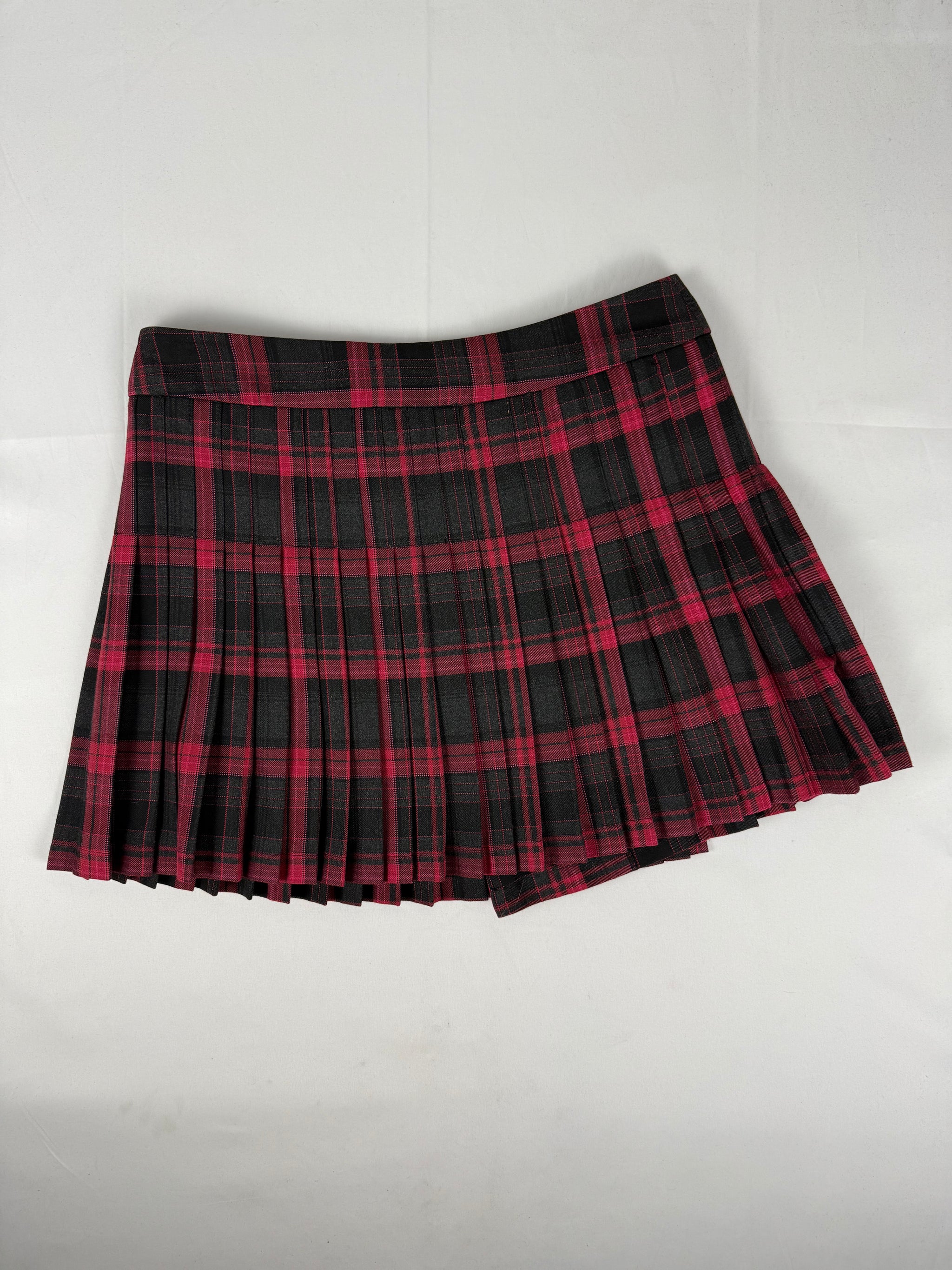 Red check print low rise pleated mini skirt (XL)
