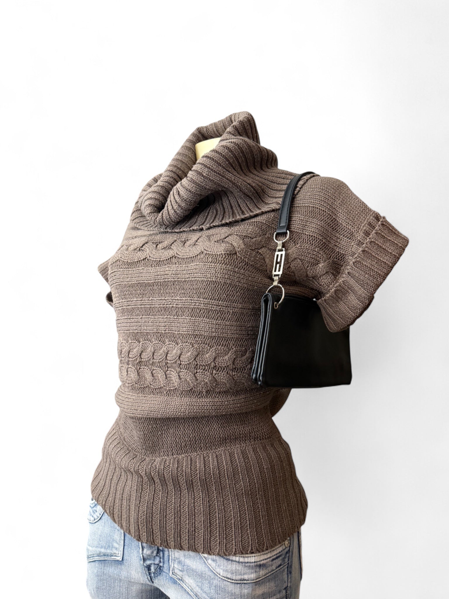 Black pochette shoulder bag (25x11cm)