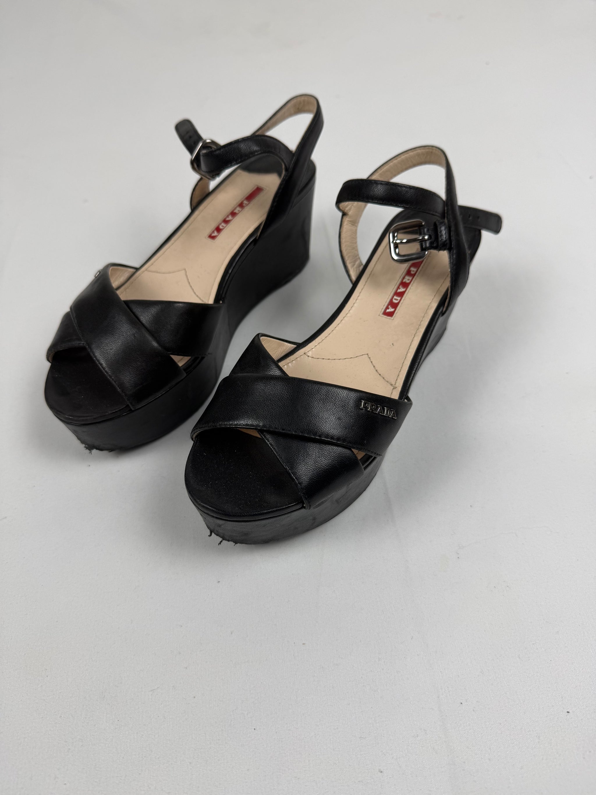 Black wedge heels (36.5)