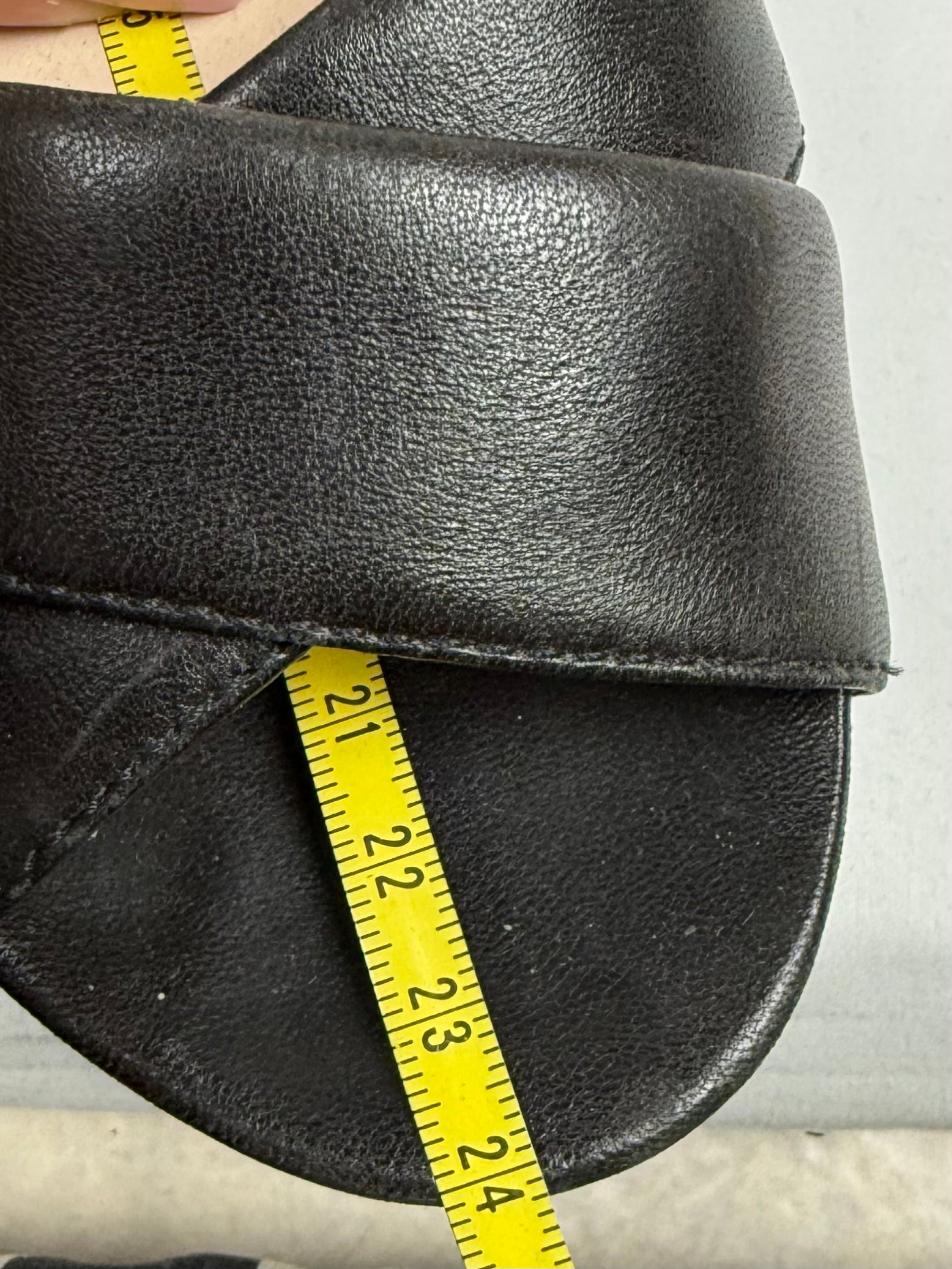 Black wedge heels (36.5)