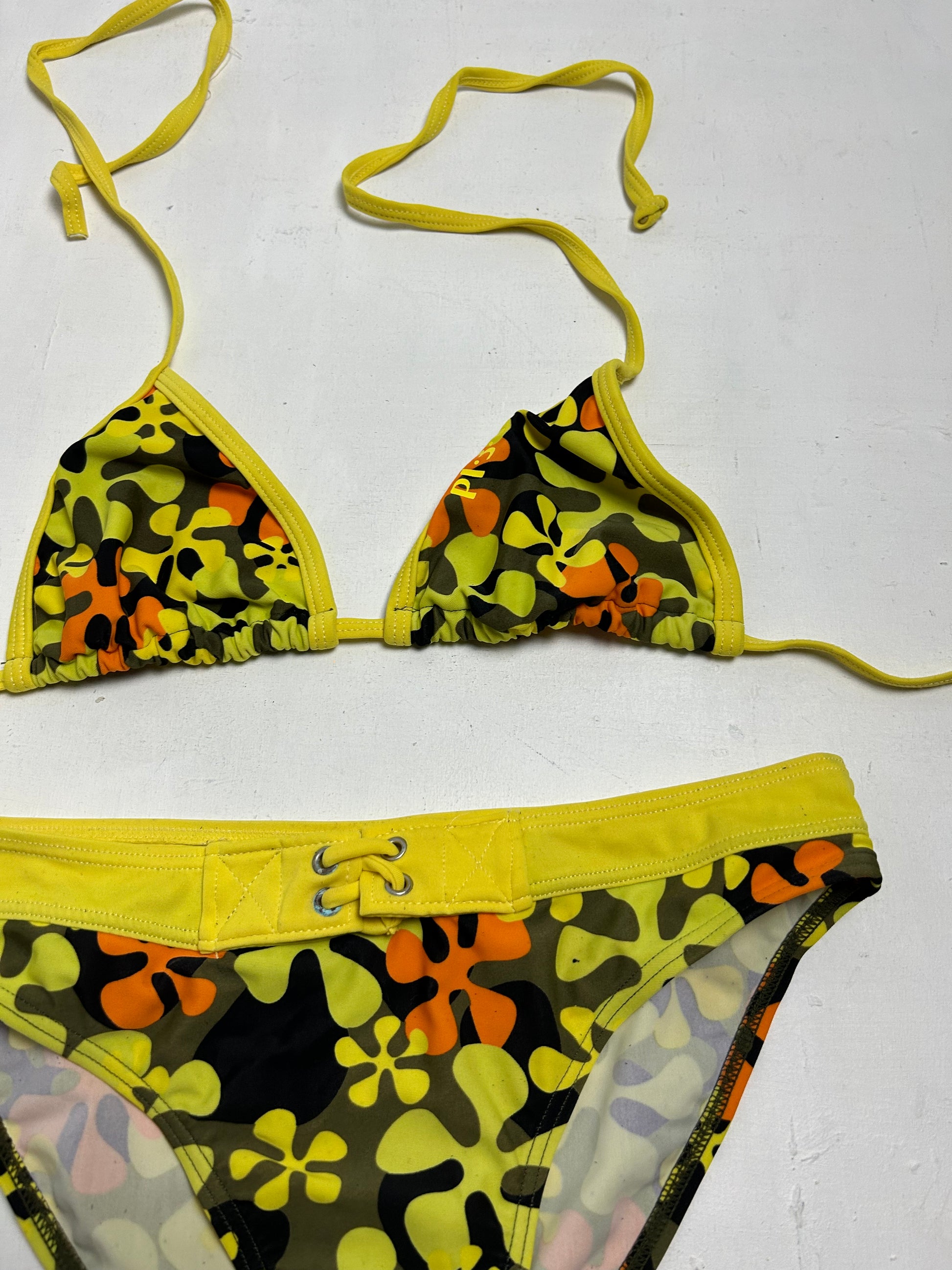 Yellow hibiscus floral print y2k vintage bikini set (S)