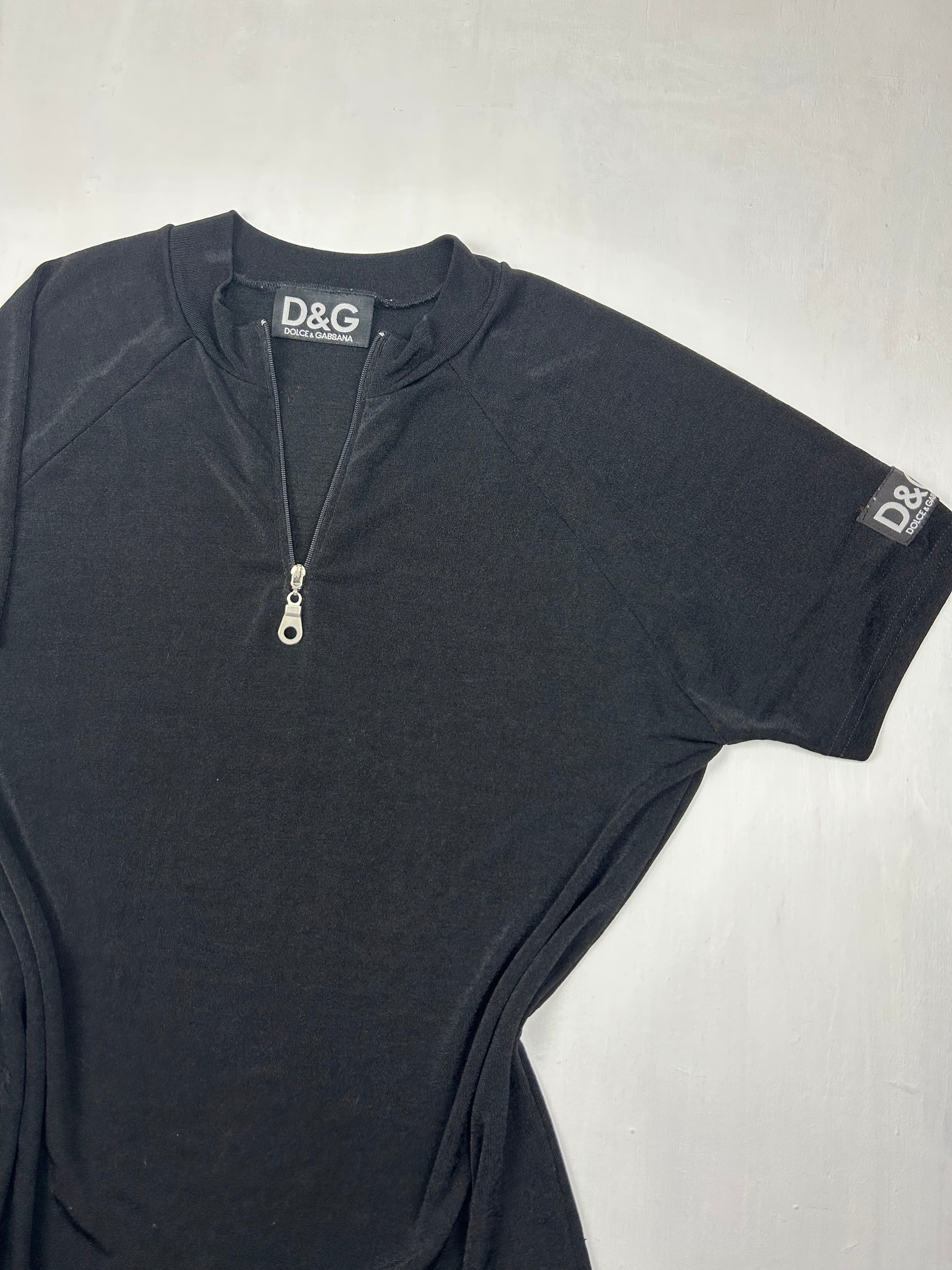 D&G black half zip mesh tee (L)