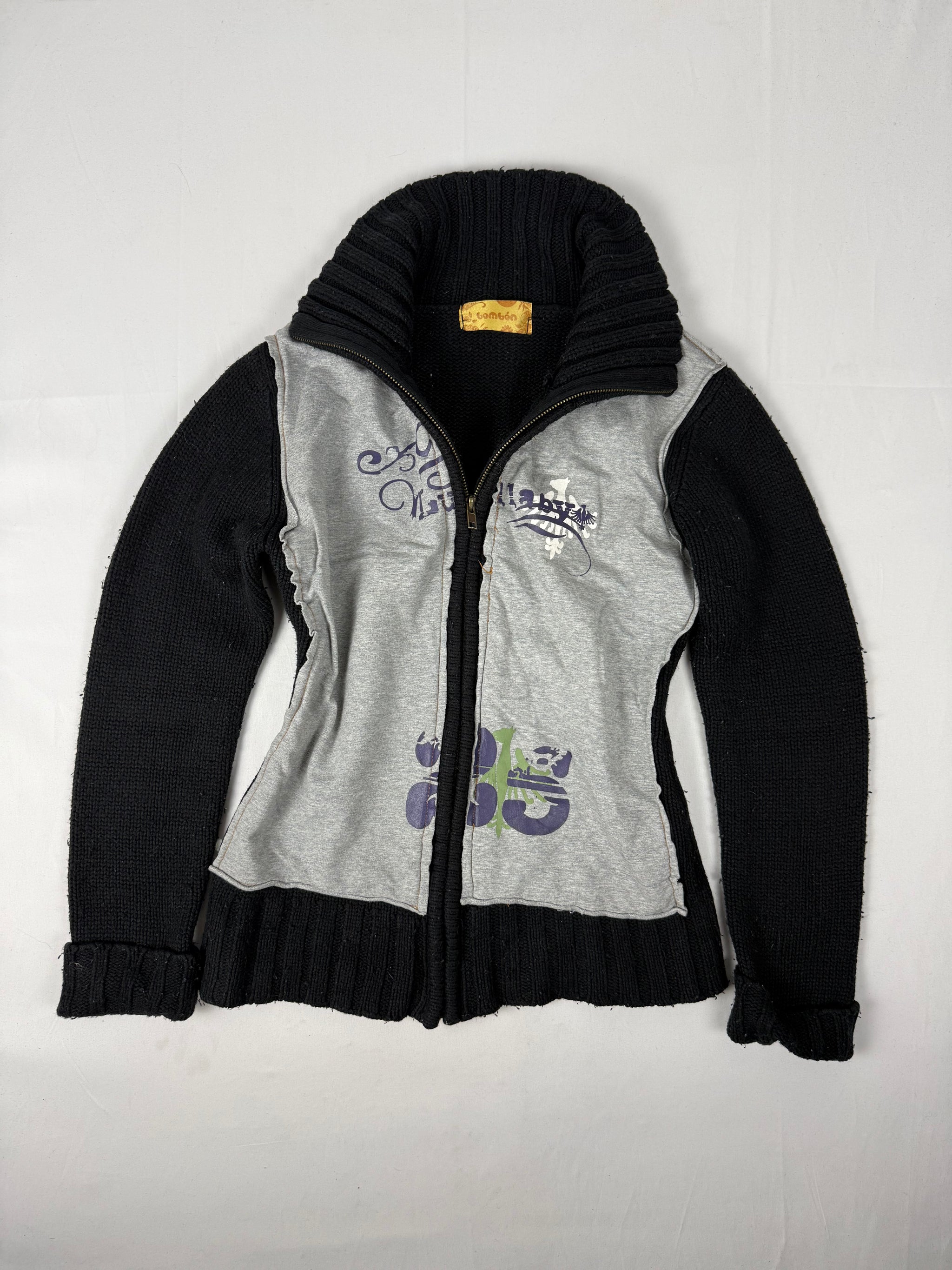 Grey graphic zip up jumper (S/M)