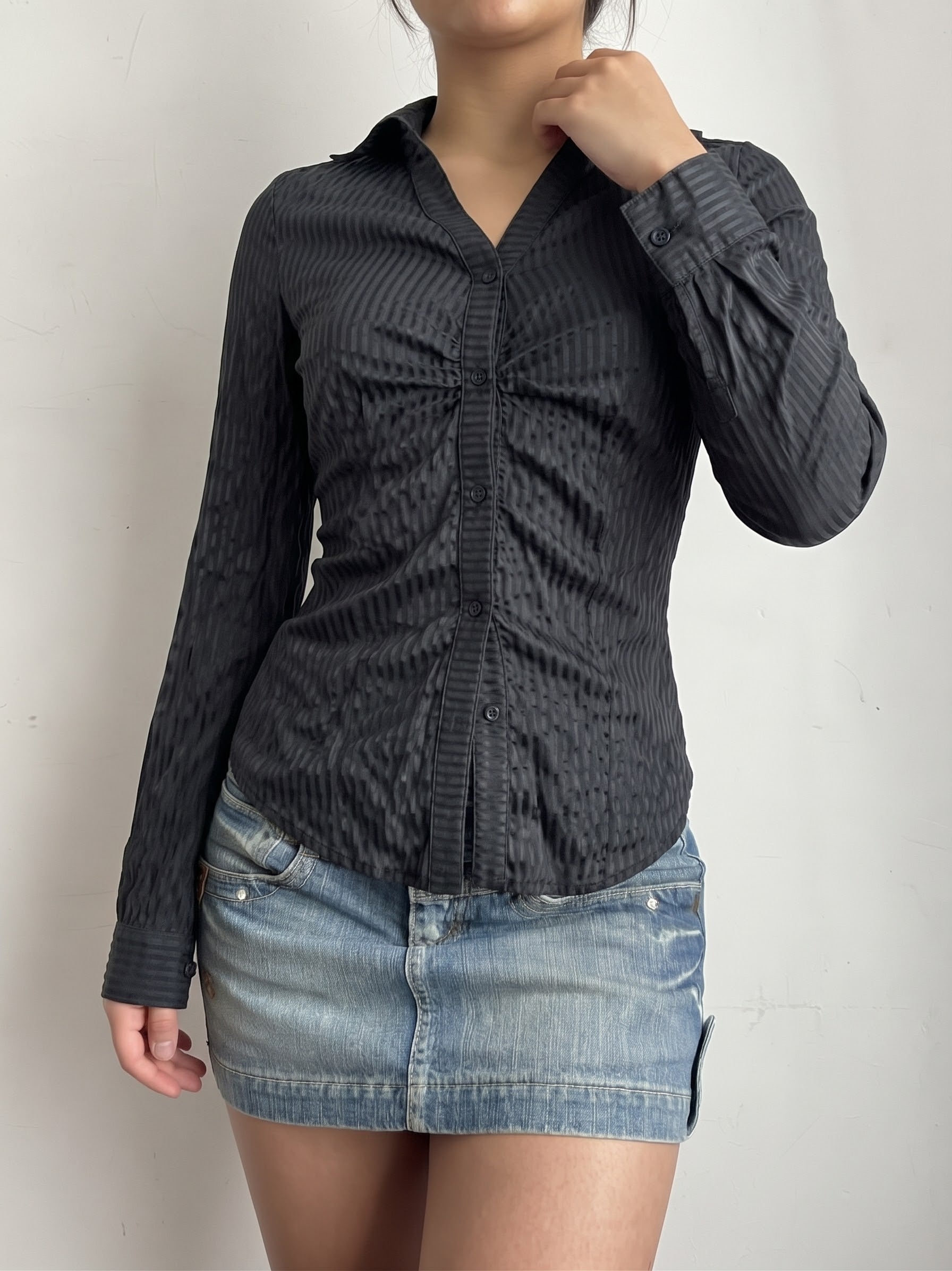 Black striped ruched long sleeves shirt (L)
