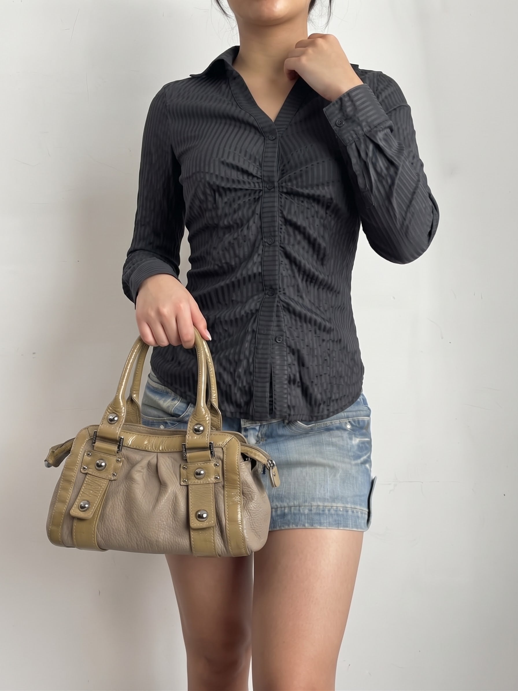 Beige real leather shoulder bag (14x29cm)