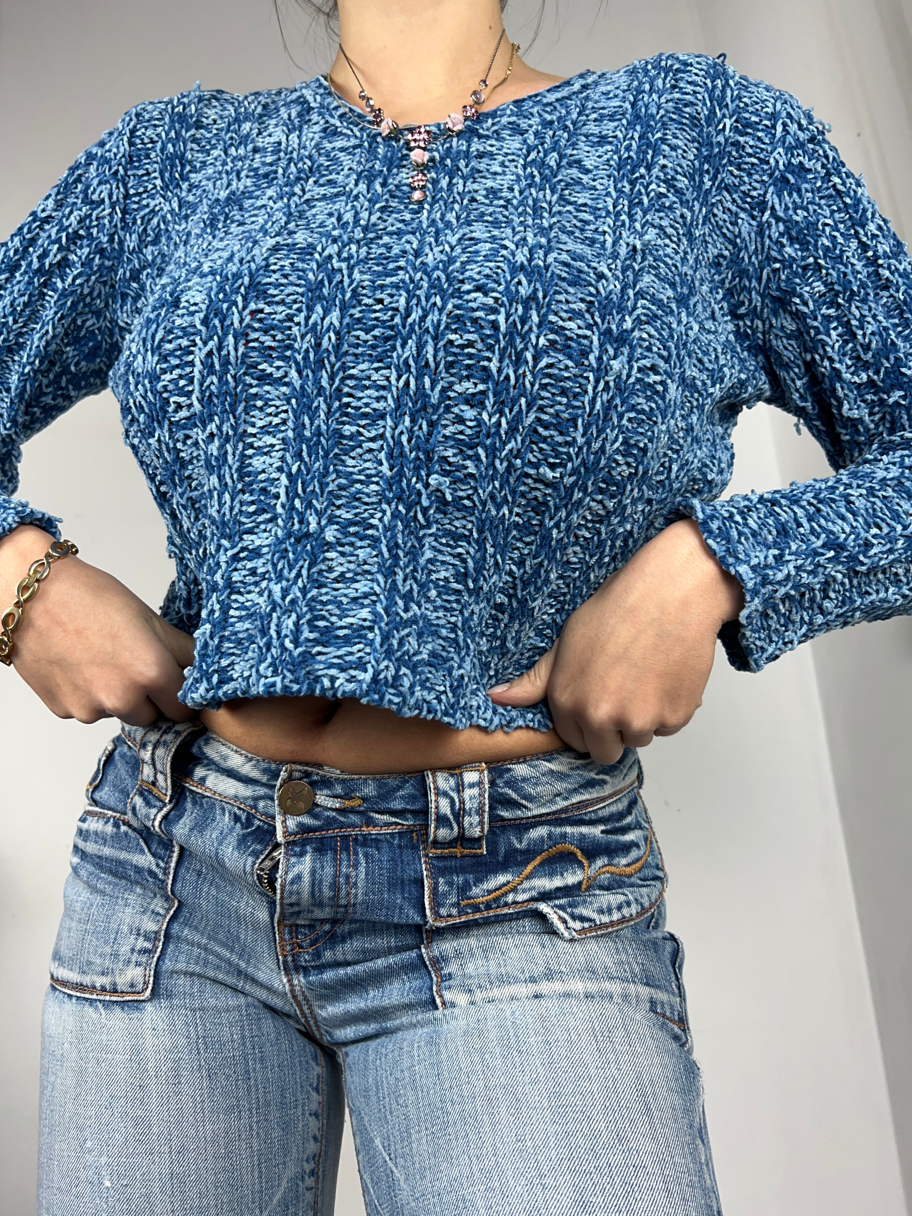 Blue crop V neck jumper (S/M)