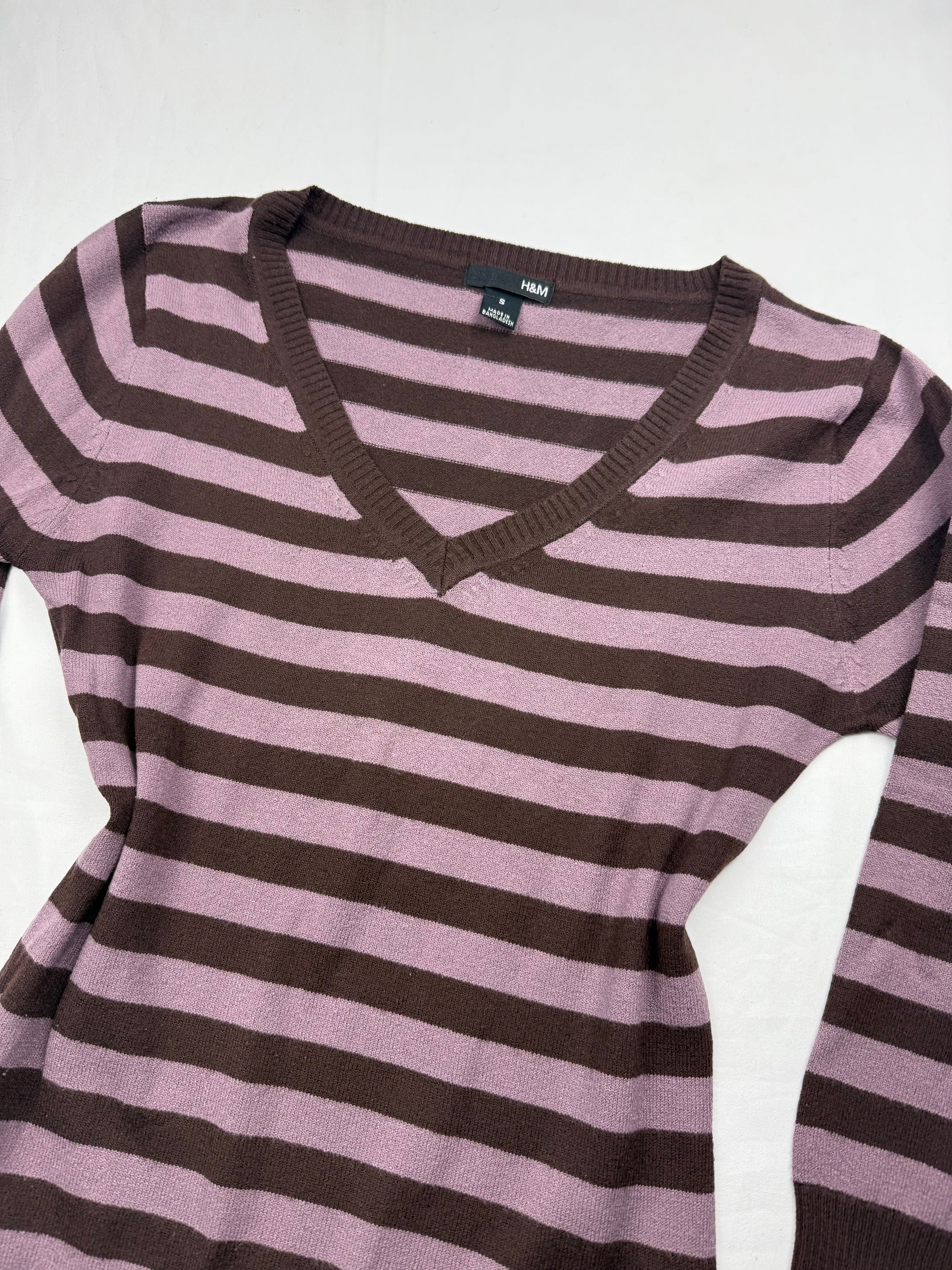 Purple striped V neck tight fit jumper (S)