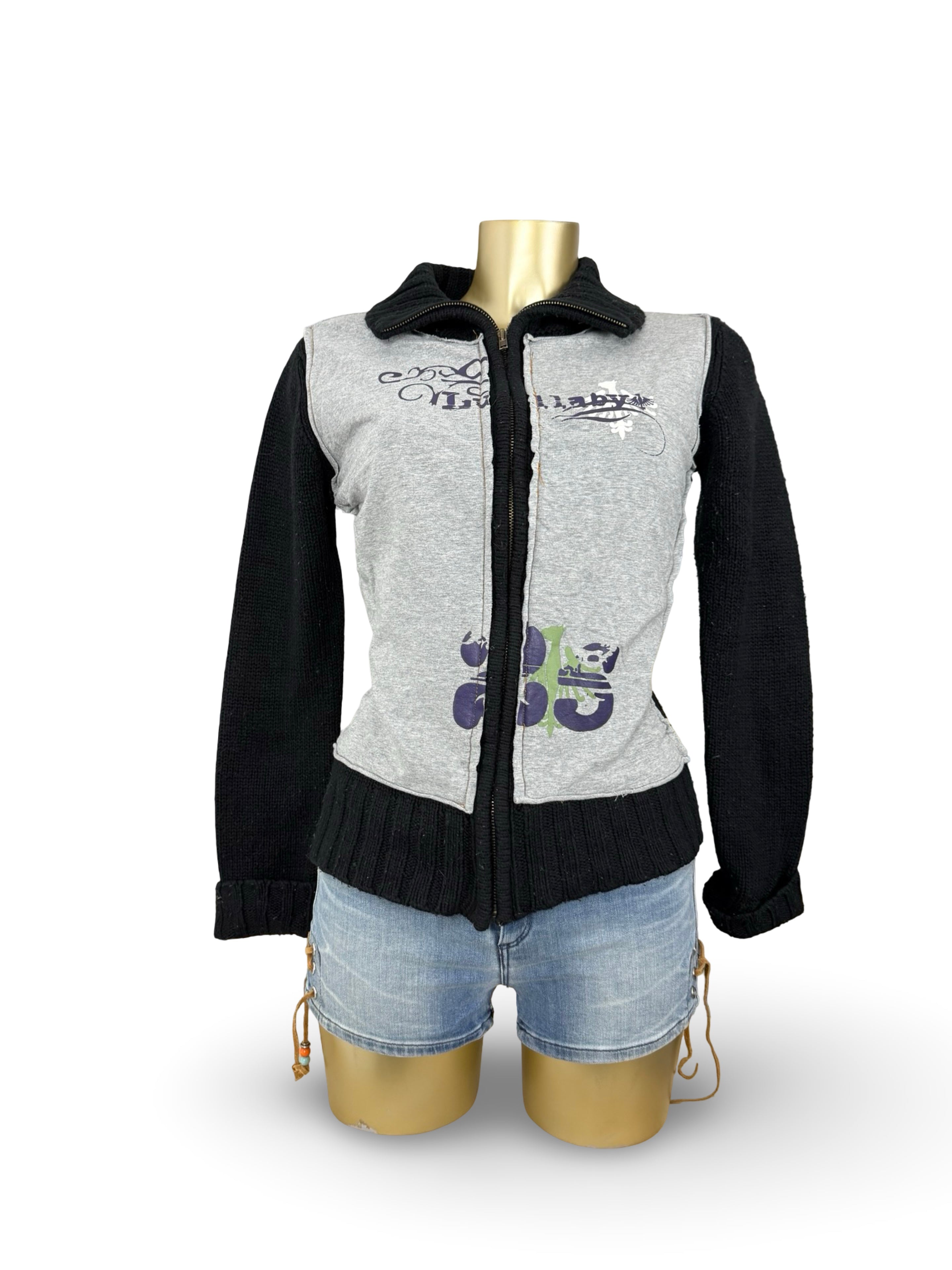 Grey graphic zip up jumper (S/M)