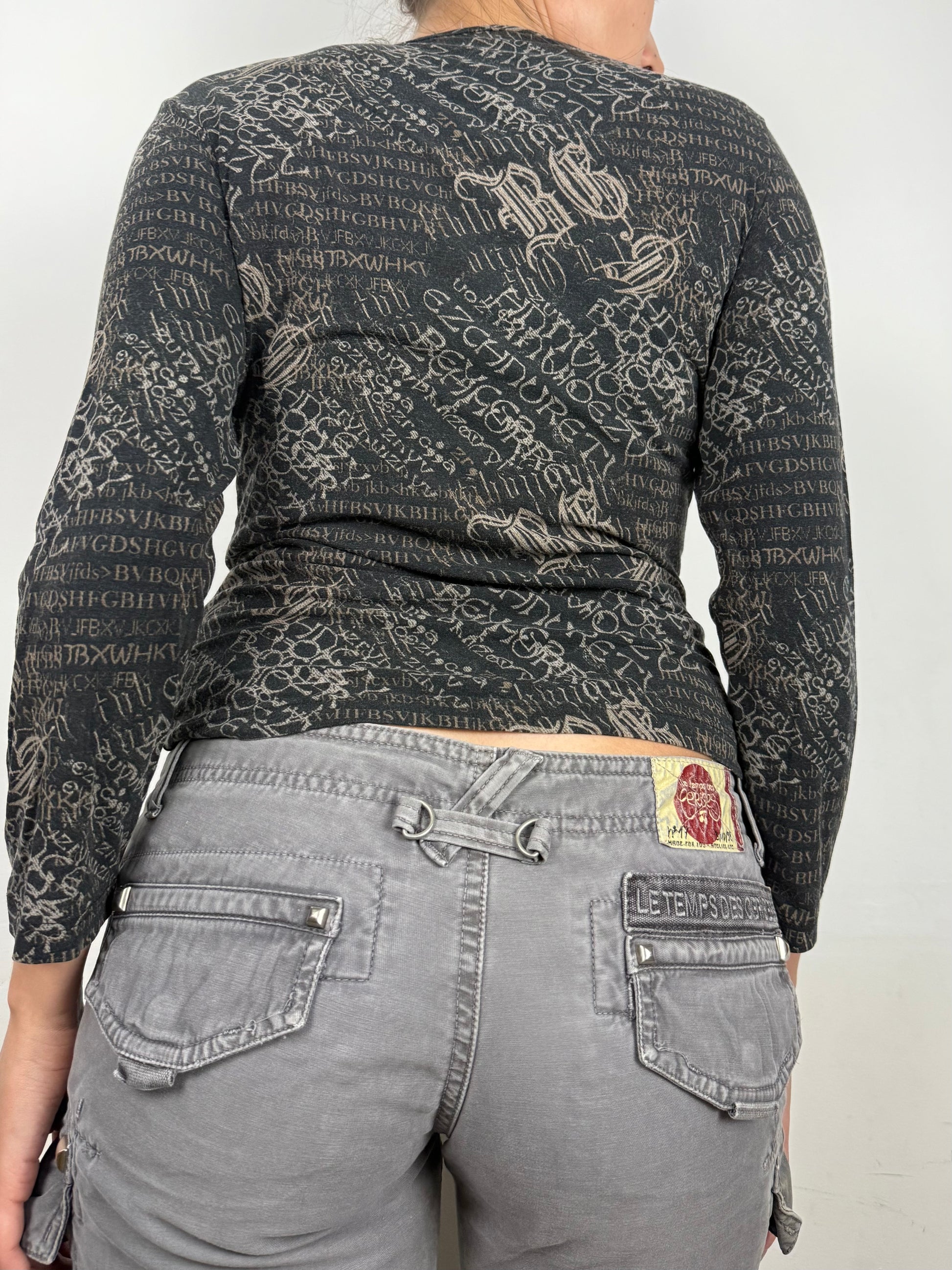 Grey graphic long sleeves top (M)