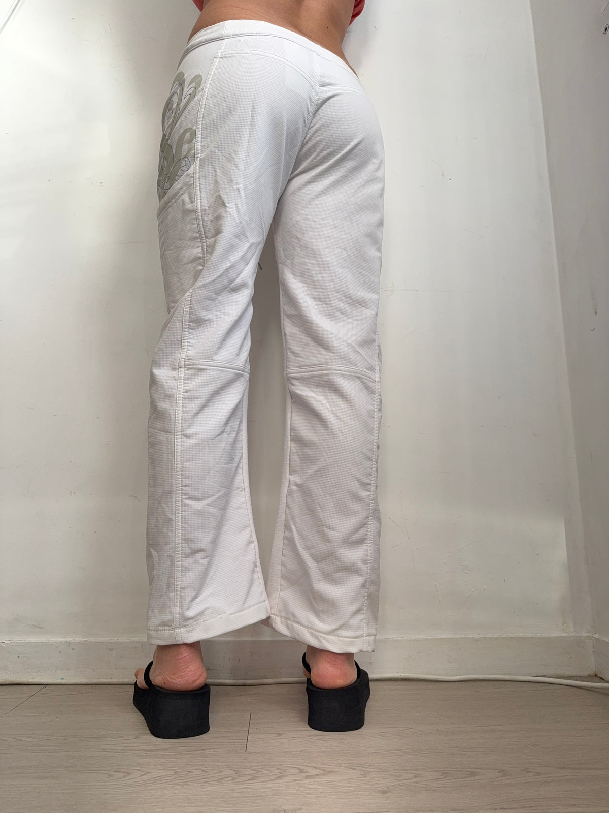 White low rise baggy pants (L)